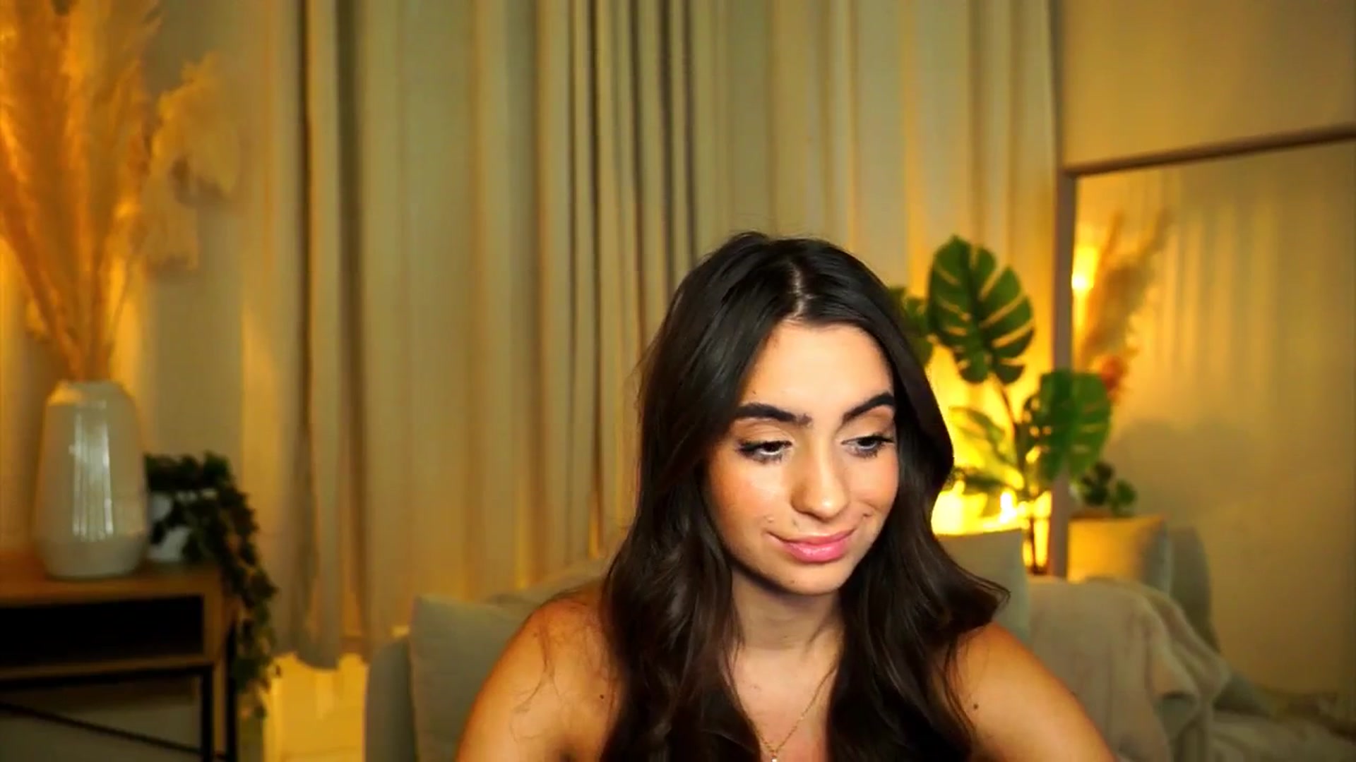 Gallery image thumbnail from milkyway_'s myfreecams stream on, 08/26/2025, 18:34 image 18 of 20