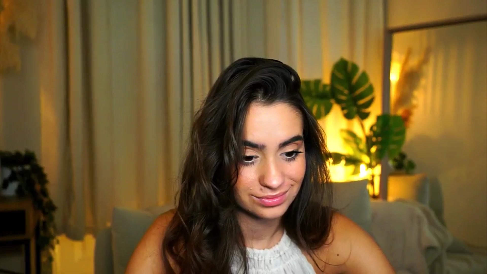 Gallery image thumbnail from milkyway_'s myfreecams stream on, 08/26/2025, 21:08 image 8 of 20