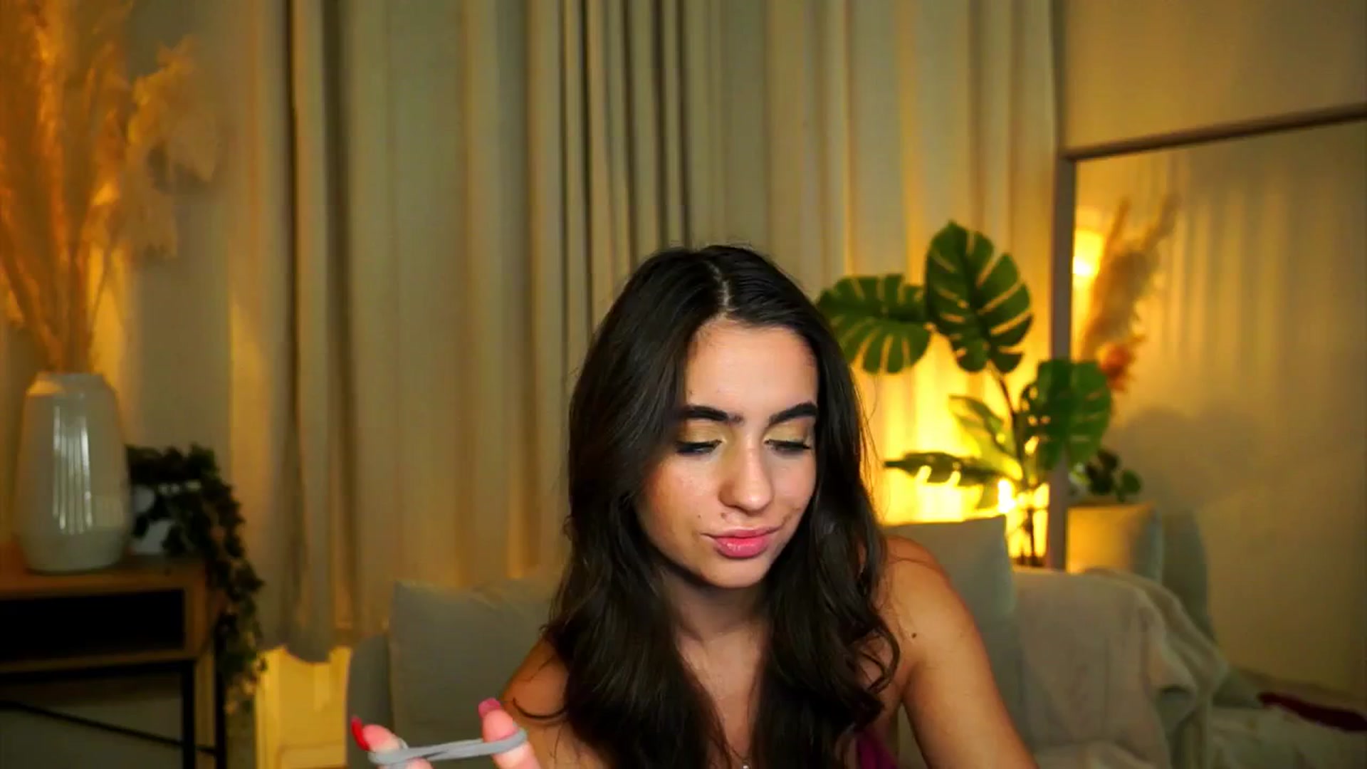 Gallery image thumbnail from milkyway_'s myfreecams stream on, 08/28/2025, 20:46 image 16 of 20