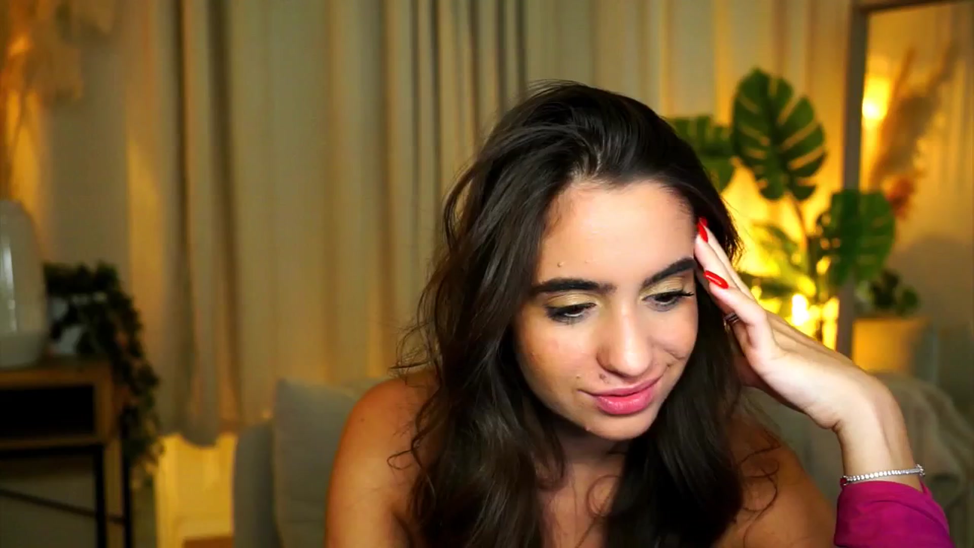 Gallery image thumbnail from milkyway_'s myfreecams stream on, 08/28/2025, 20:46 image 1 of 20
