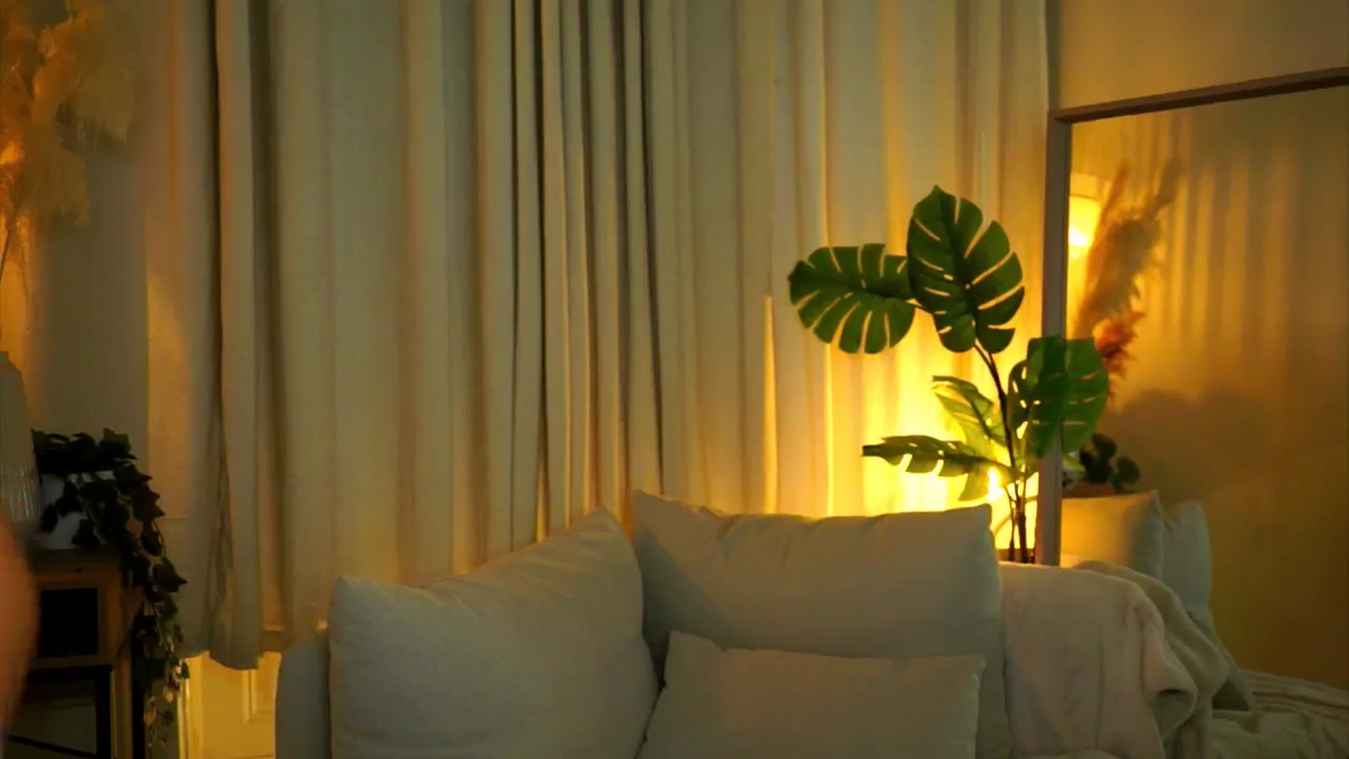 Gallery image thumbnail from milkyway_'s myfreecams stream on, 08/28/2025, 20:46 image 7 of 20
