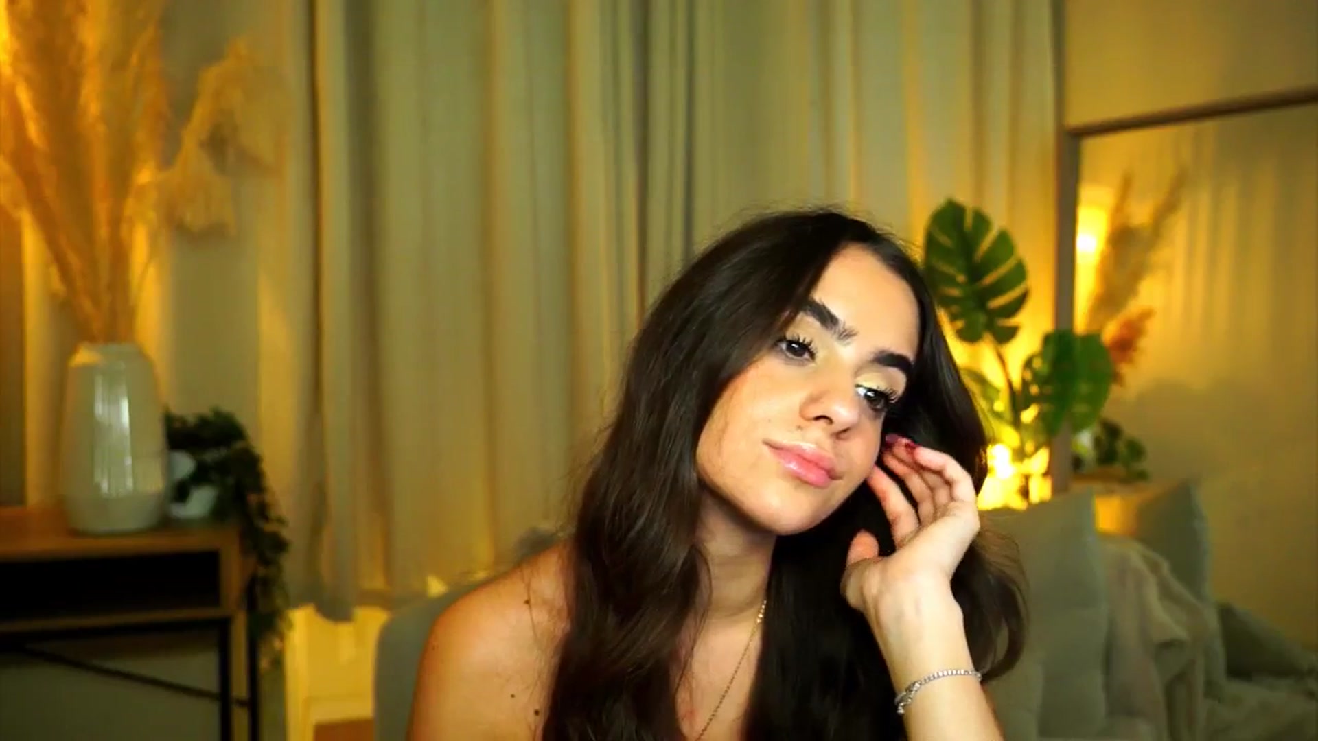 Gallery image thumbnail from milkyway_'s myfreecams stream on, 09/01/2025, 21:09 image 13 of 20