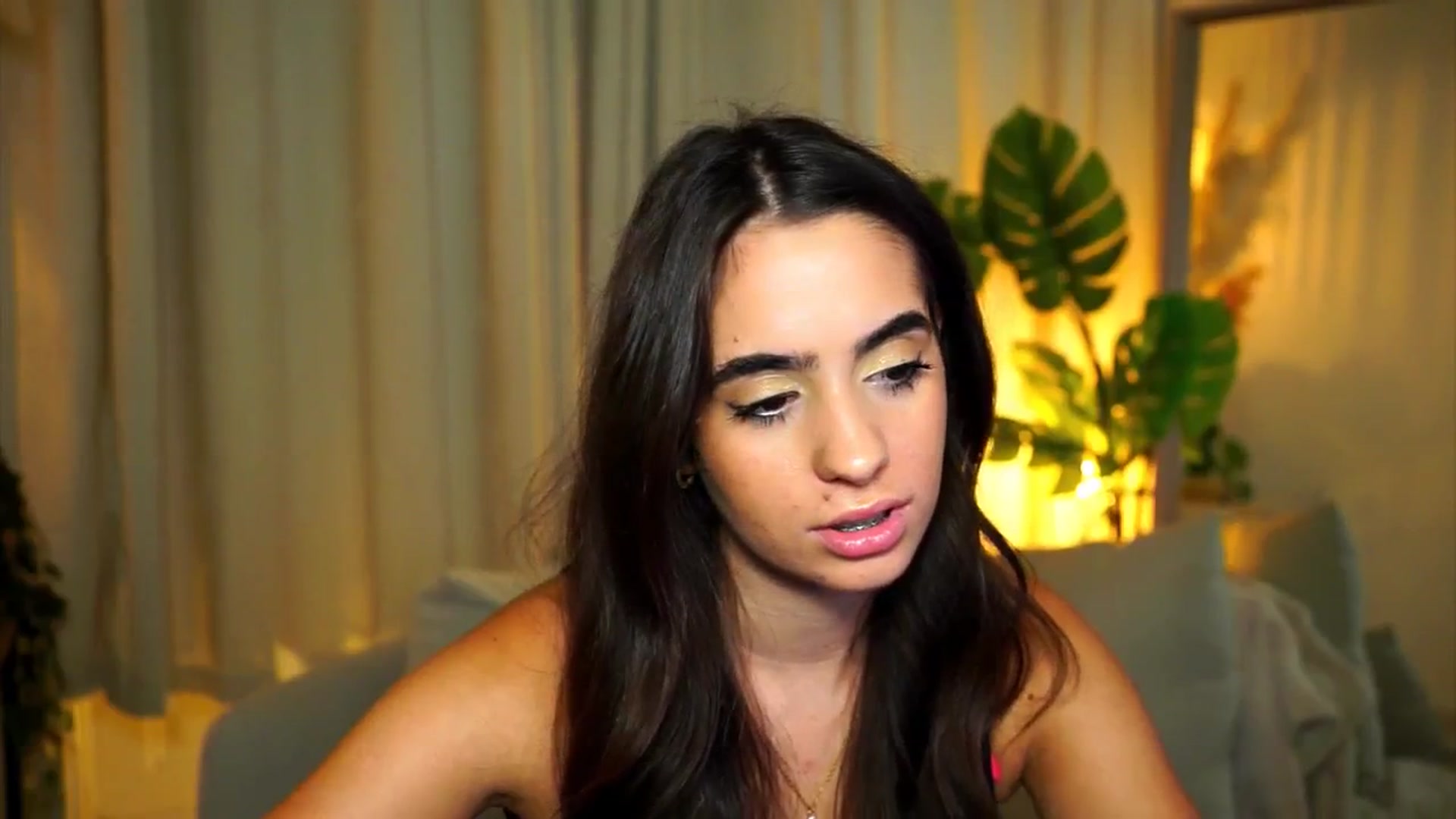 Gallery image thumbnail from milkyway_'s myfreecams stream on, 09/02/2025, 19:11 image 19 of 20