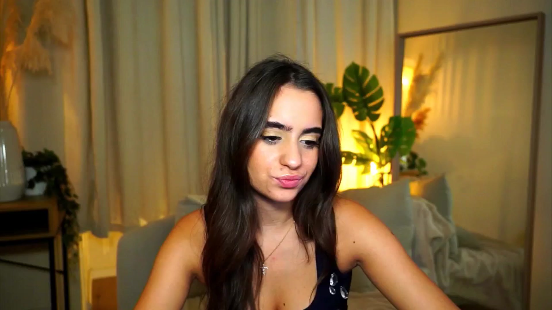 Gallery image thumbnail from milkyway_'s myfreecams stream on, 09/02/2025, 21:15 image 12 of 20