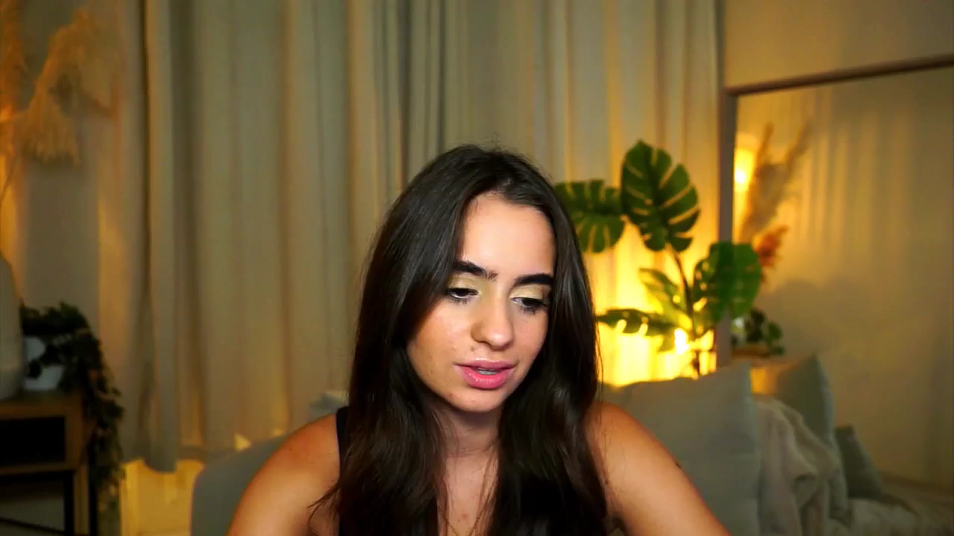 Gallery image thumbnail from milkyway_'s myfreecams stream on, 09/02/2025, 21:15 image 2 of 20
