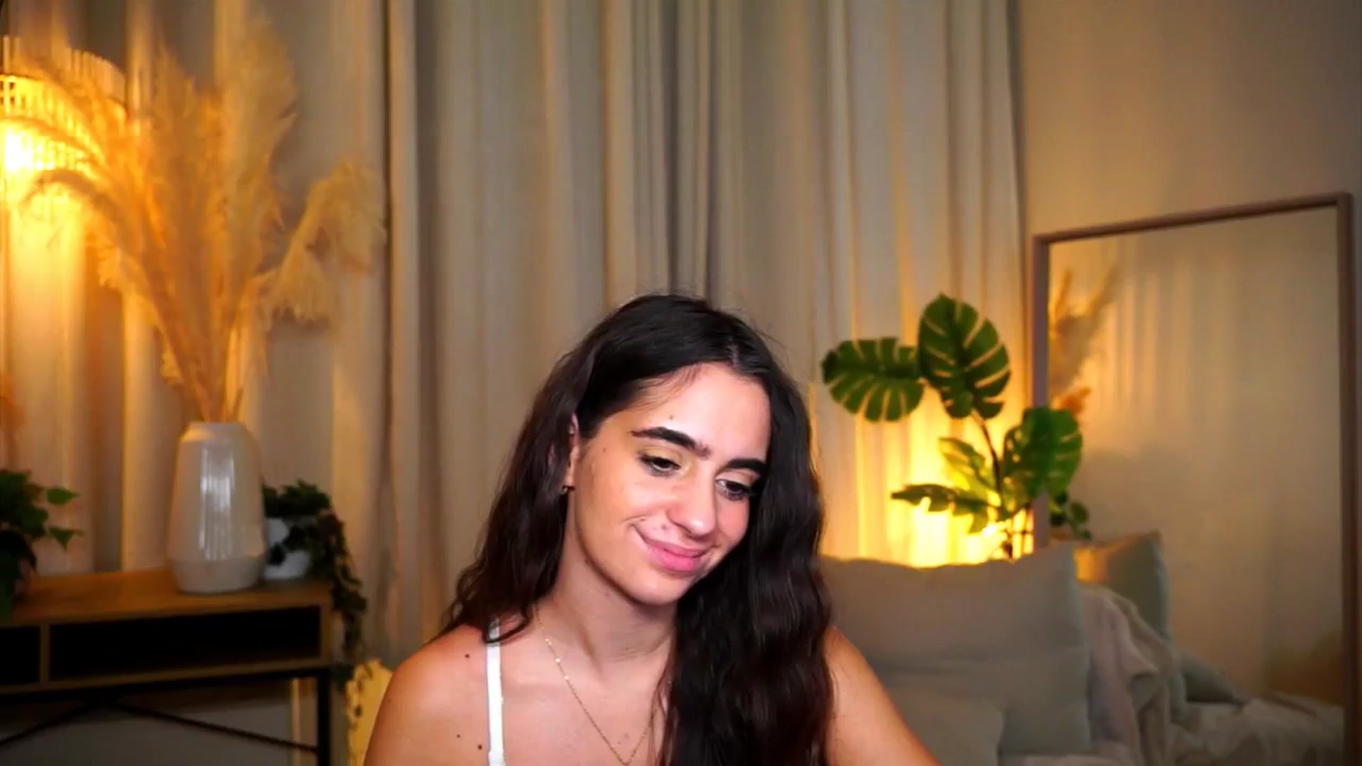 Gallery image thumbnail from milkyway_'s myfreecams stream on, 09/04/2025, 21:03 image 18 of 20