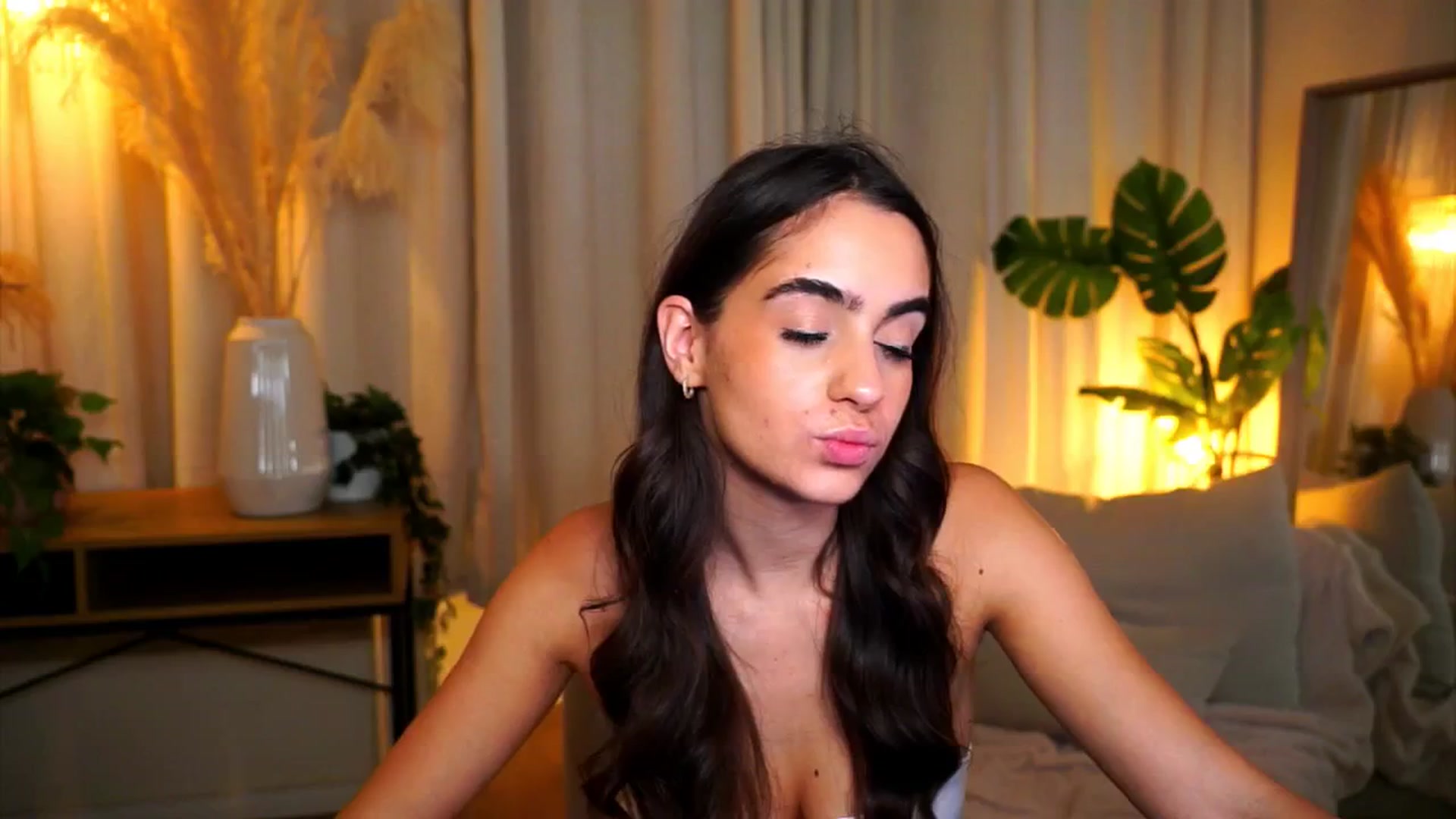Gallery image thumbnail from milkyway_'s myfreecams stream on, 09/08/2025, 18:52 image 18 of 20
