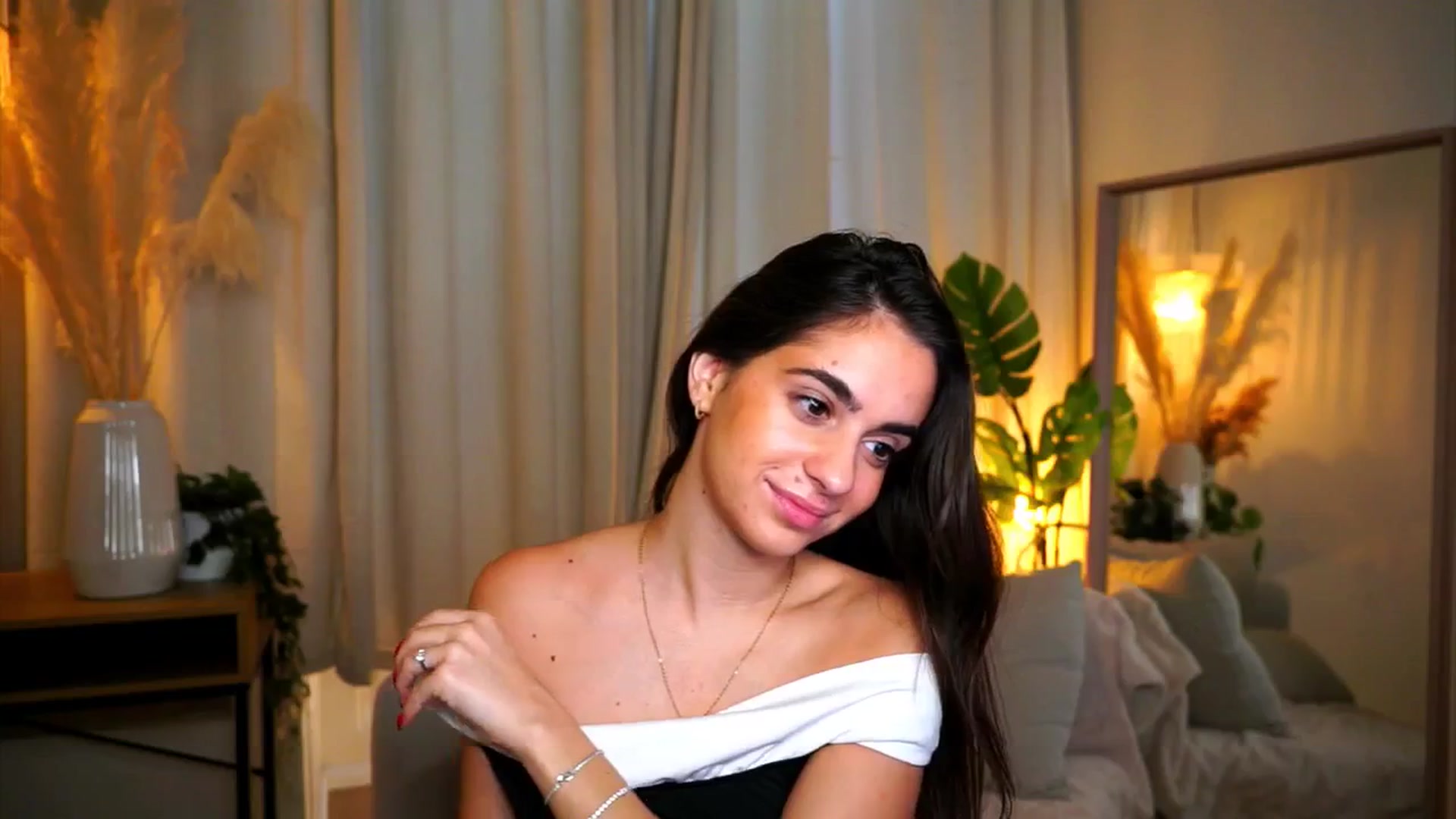 Gallery image thumbnail from milkyway_'s myfreecams stream on, 09/11/2025, 09:48 image 7 of 20