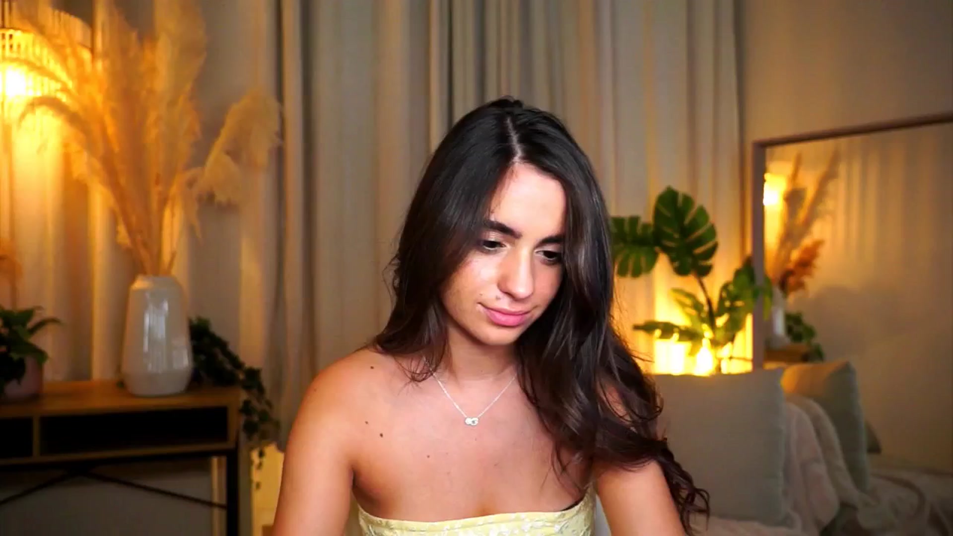 Gallery image thumbnail from milkyway_'s myfreecams stream on, 09/15/2025, 16:37 image 11 of 20