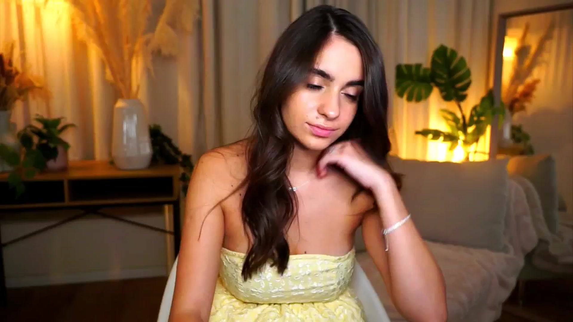 Gallery image thumbnail from milkyway_'s myfreecams stream on, 09/15/2025, 16:37 image 18 of 20