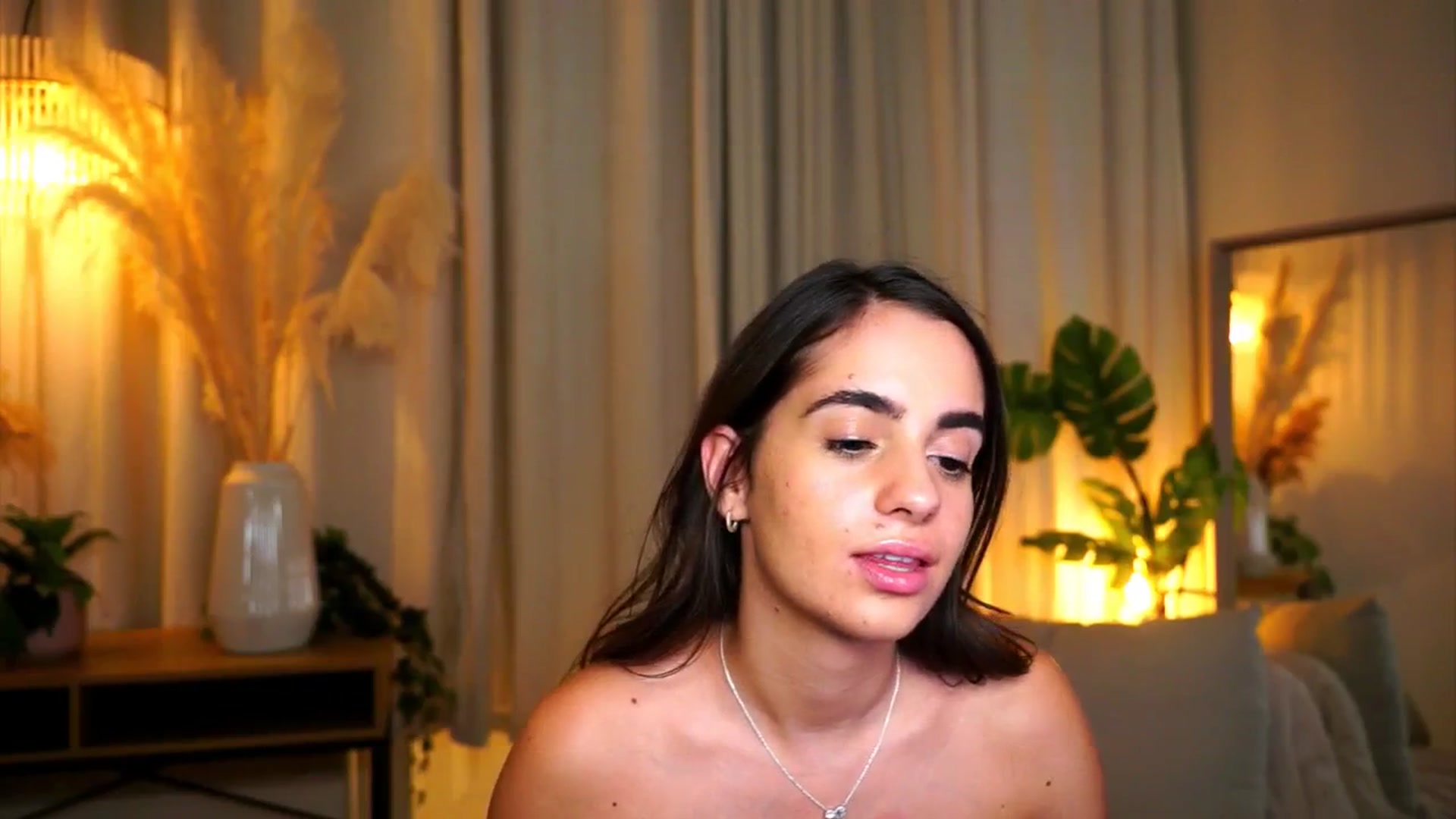 Gallery image thumbnail from milkyway_'s myfreecams stream on, 09/15/2025, 19:02 image 9 of 20