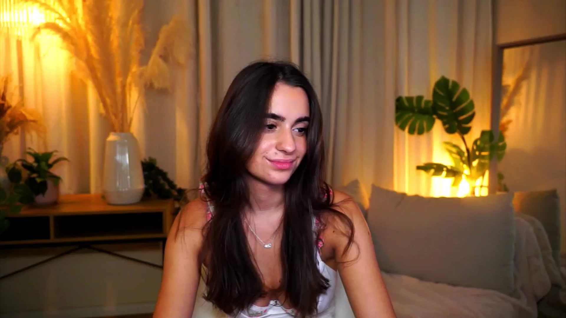 Gallery image thumbnail from milkyway_'s myfreecams stream on, 09/17/2025, 20:35 image 1 of 20
