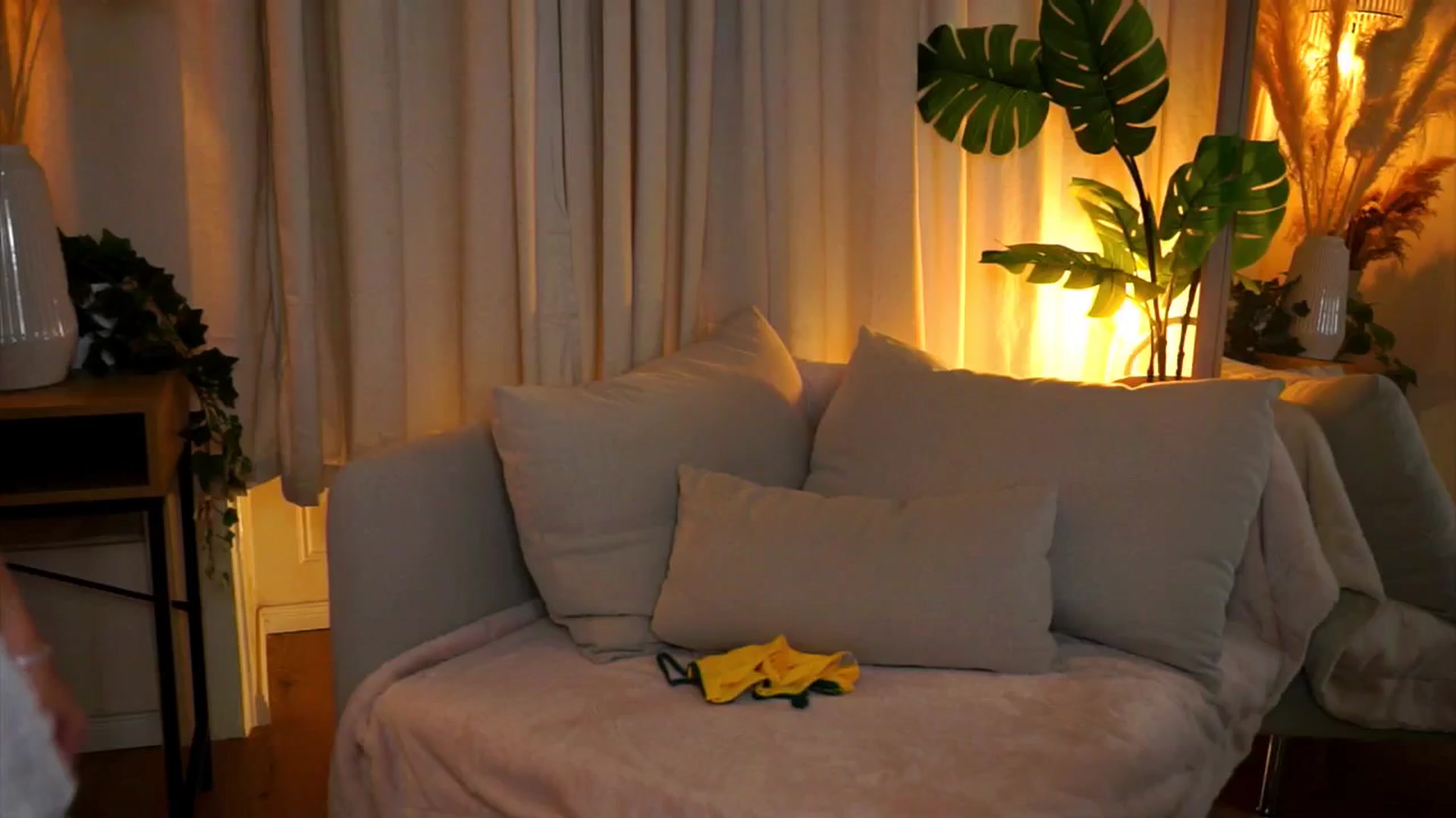 Gallery image thumbnail from milkyway_'s myfreecams stream on, 09/22/2025, 17:24 image 1 of 20