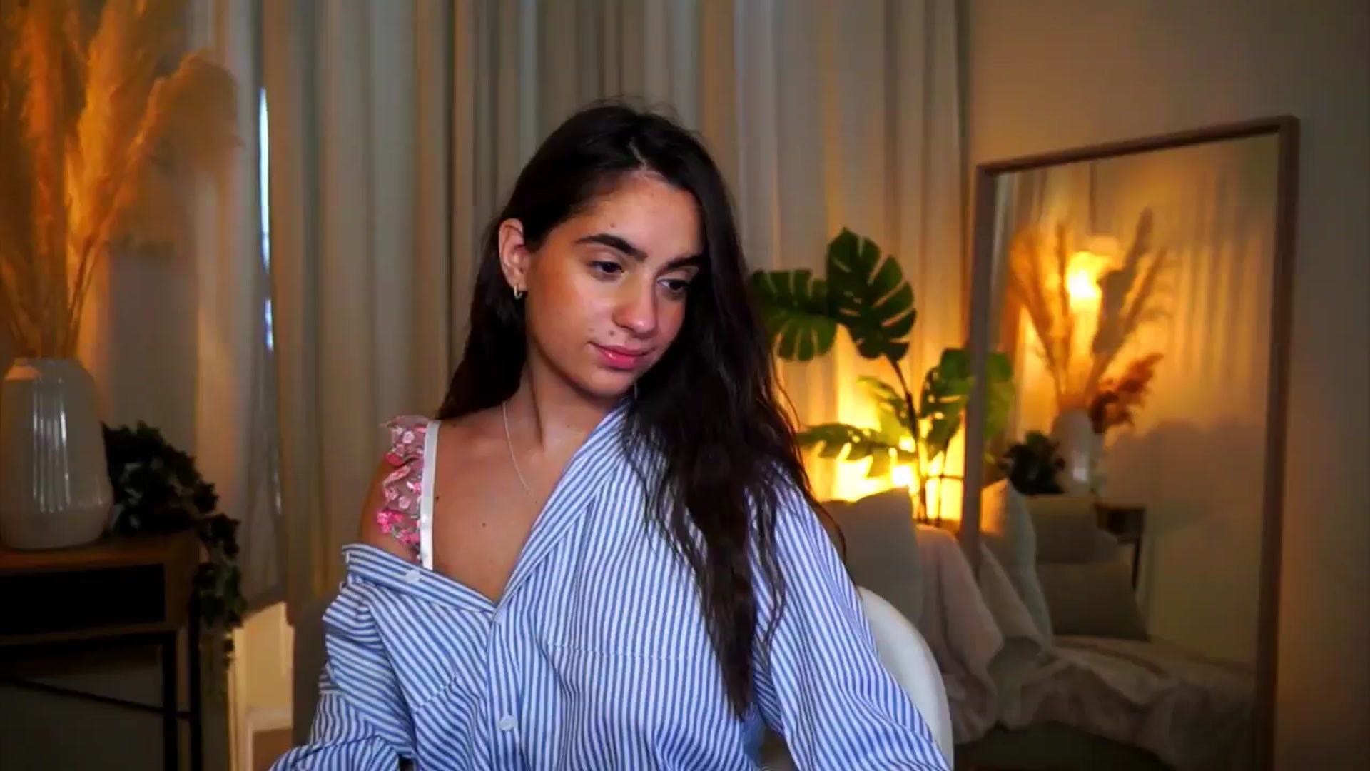 Gallery image thumbnail from milkyway_'s myfreecams stream on, 09/29/2025, 14:05 image 1 of 20