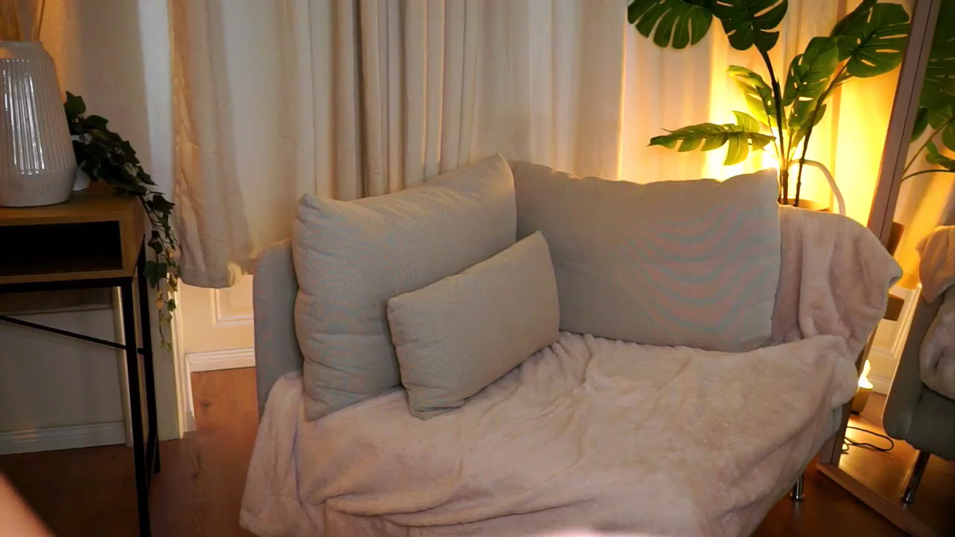 Gallery image thumbnail from milkyway_'s myfreecams stream on, 10/08/2025, 13:06 image 8 of 20