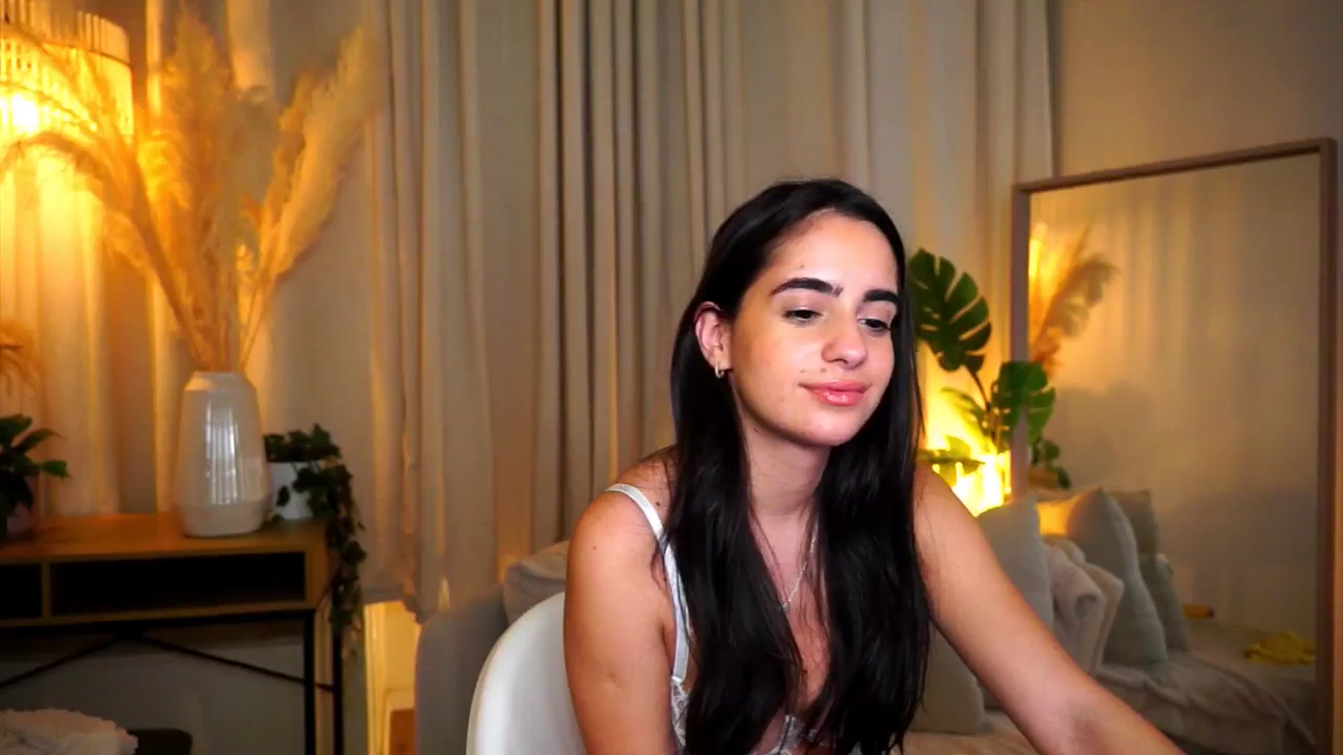 Gallery image thumbnail from milkyway_'s myfreecams stream on, 10/13/2025, 21:17 image 15 of 20
