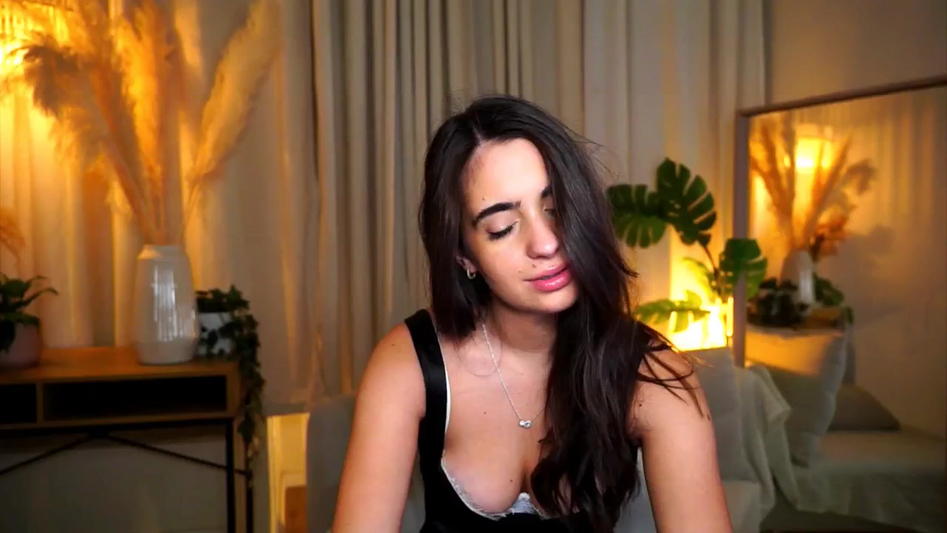 Gallery image thumbnail from milkyway_'s myfreecams stream on, 10/28/2025, 18:46 image 16 of 20
