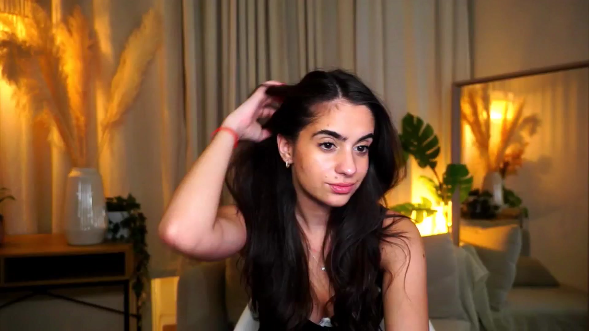 Gallery image thumbnail from milkyway_'s myfreecams stream on, 10/28/2025, 18:46 image 1 of 20