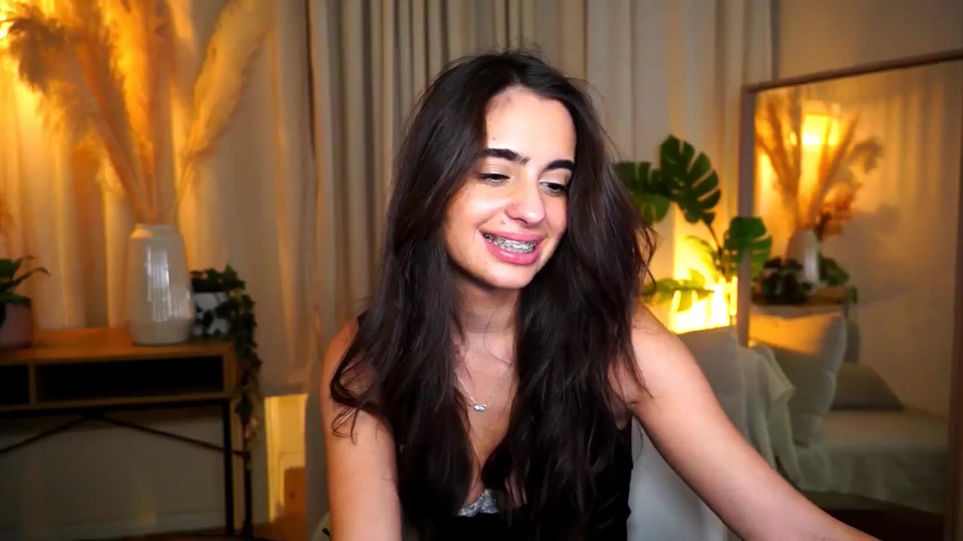 Gallery image thumbnail from milkyway_'s myfreecams stream on, 10/28/2025, 18:46 image 9 of 20