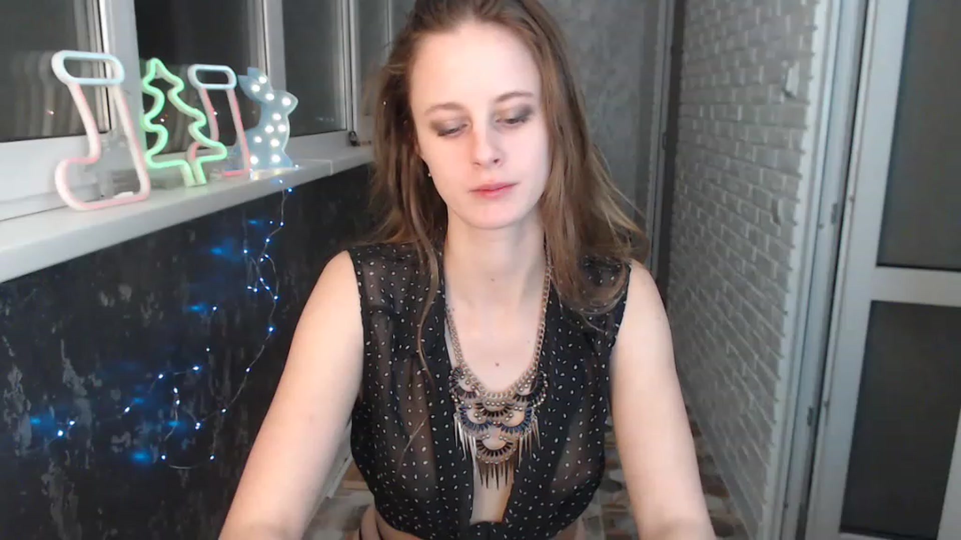 Gallery image thumbnail from mimiMILFal's myfreecams stream on, 12/12/2022, 15:01 image 8 of 20