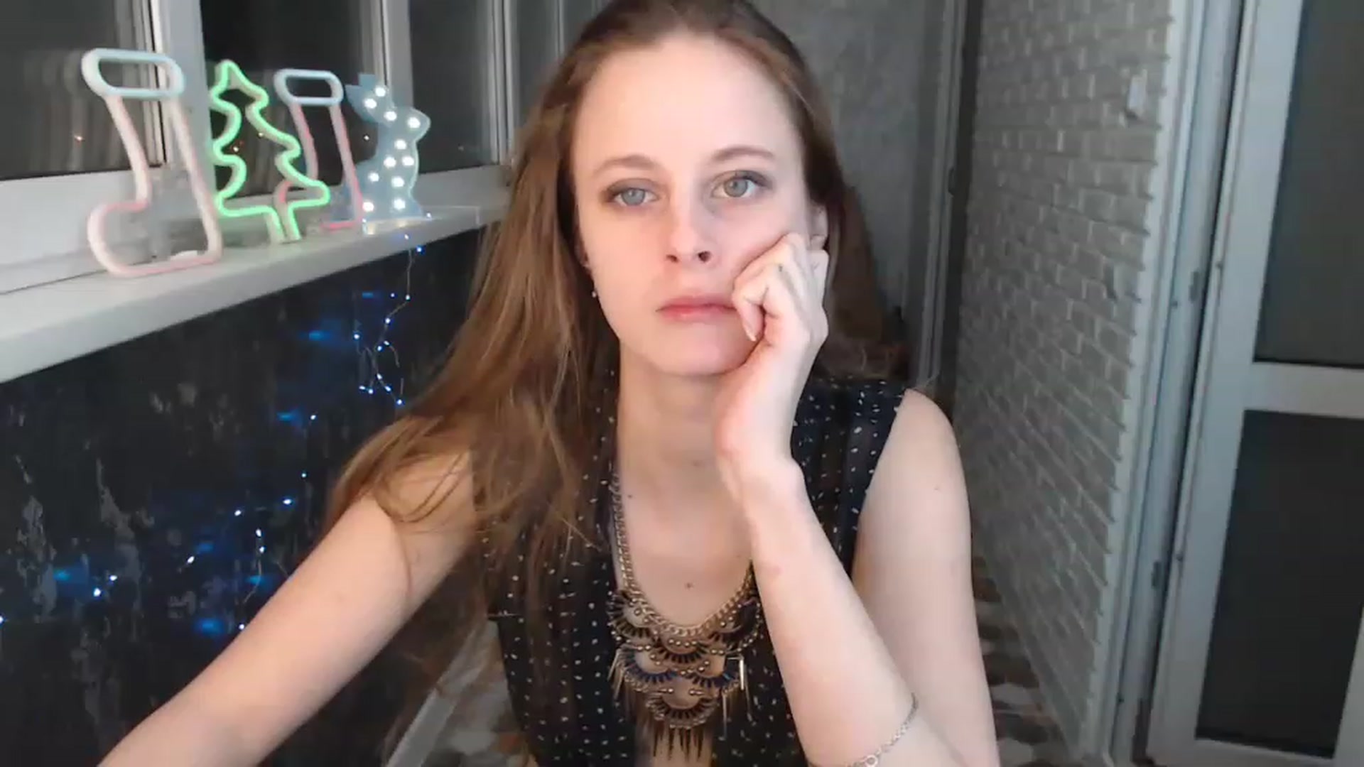 Gallery image thumbnail from mimiMILFal's myfreecams stream on, 12/12/2022, 15:01 image 15 of 20