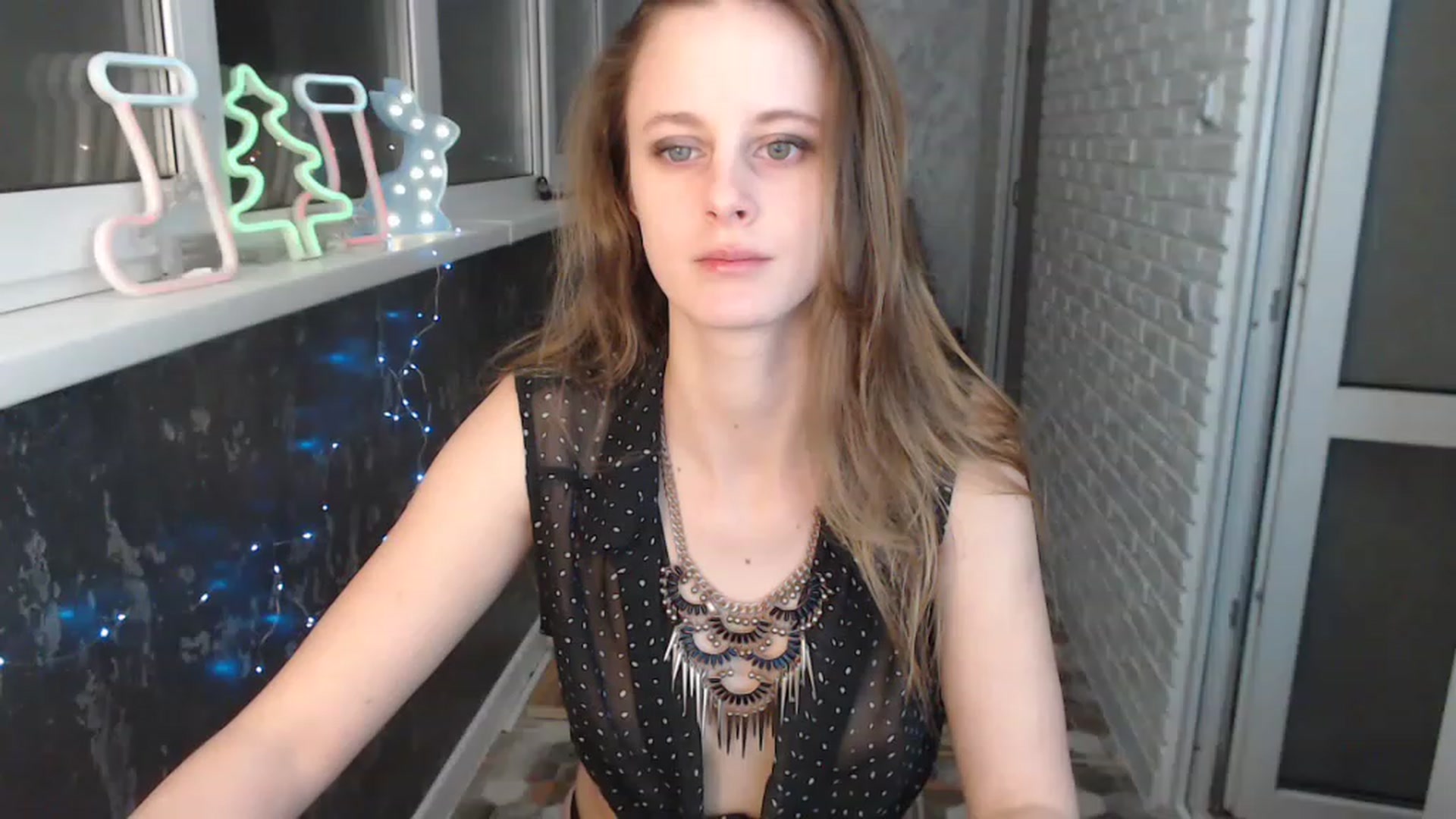 Gallery image thumbnail from mimiMILFal's myfreecams stream on, 12/12/2022, 15:01 image 13 of 20