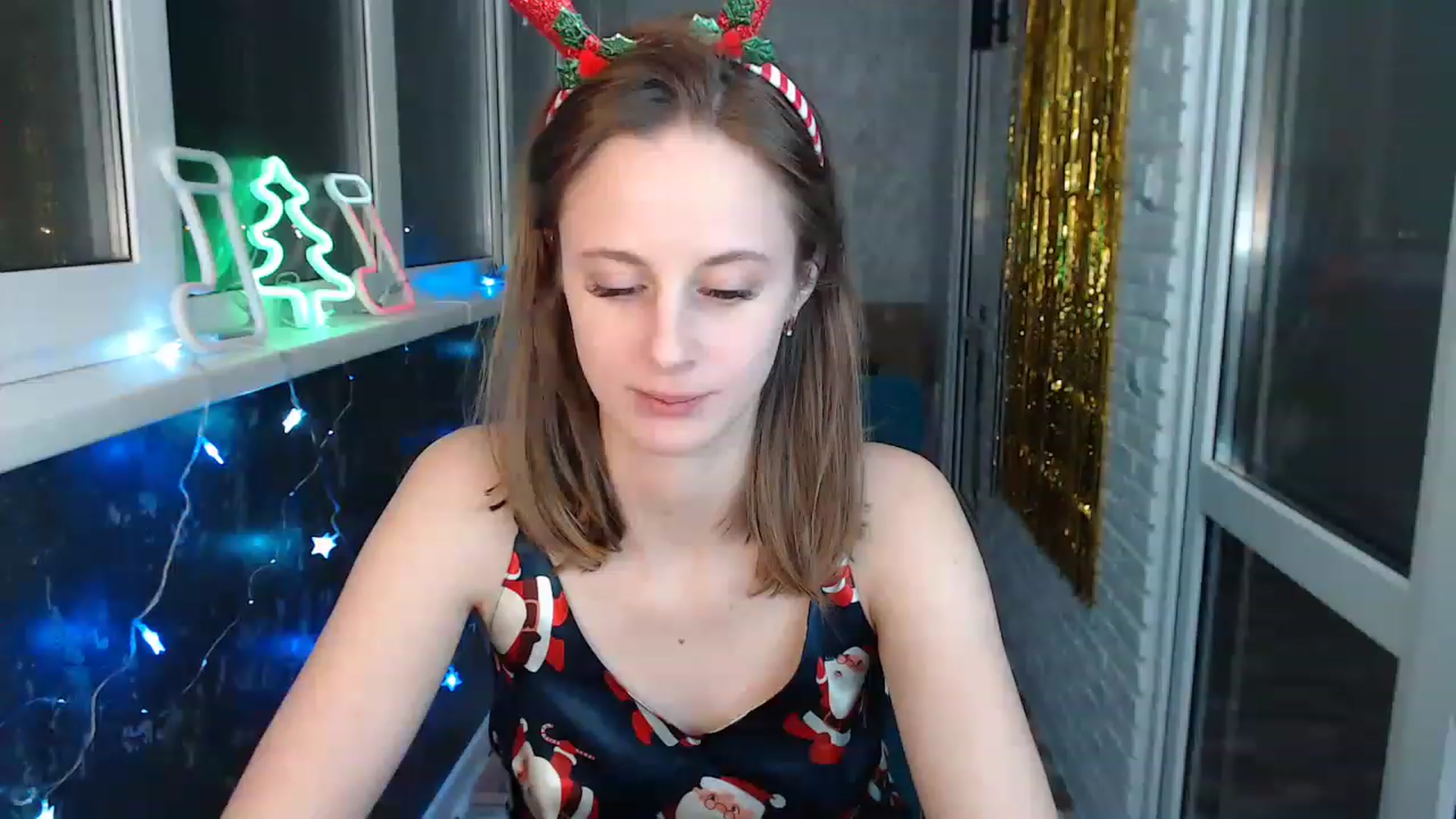 Gallery image thumbnail from mimiMILFal's myfreecams stream on, 12/24/2022, 21:29 image 6 of 20