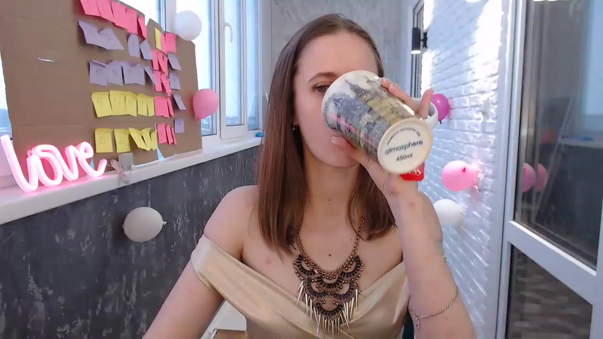 Gallery image thumbnail from mimiMILFal's myfreecams stream on, 02/19/2023, 14:08 image 20 of 20