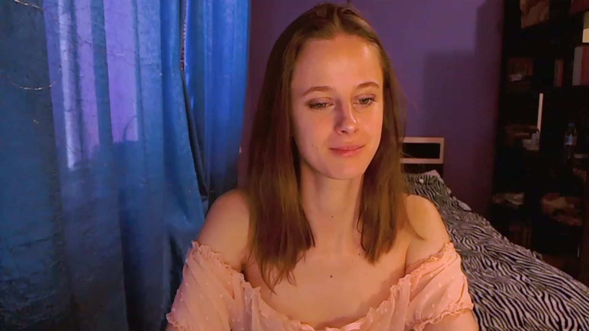 Gallery image thumbnail from mimiMILFal's myfreecams stream on, 05/22/2023, 15:16 image 7 of 20