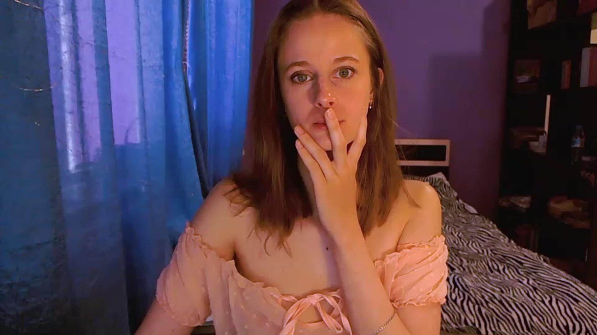Gallery image thumbnail from mimiMILFal's myfreecams stream on, 05/22/2023, 15:16 image 5 of 20