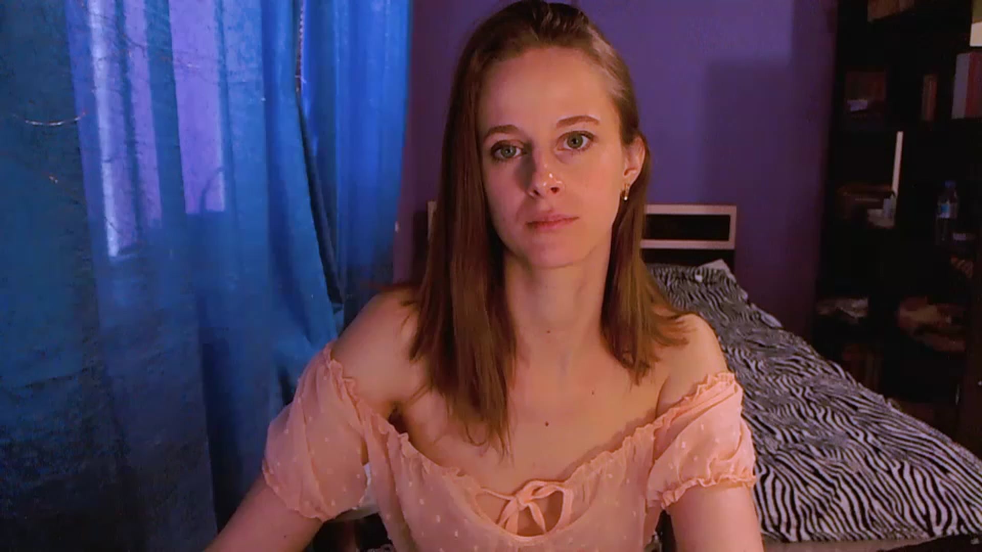 Gallery image thumbnail from mimiMILFal's myfreecams stream on, 05/22/2023, 16:15 image 9 of 20
