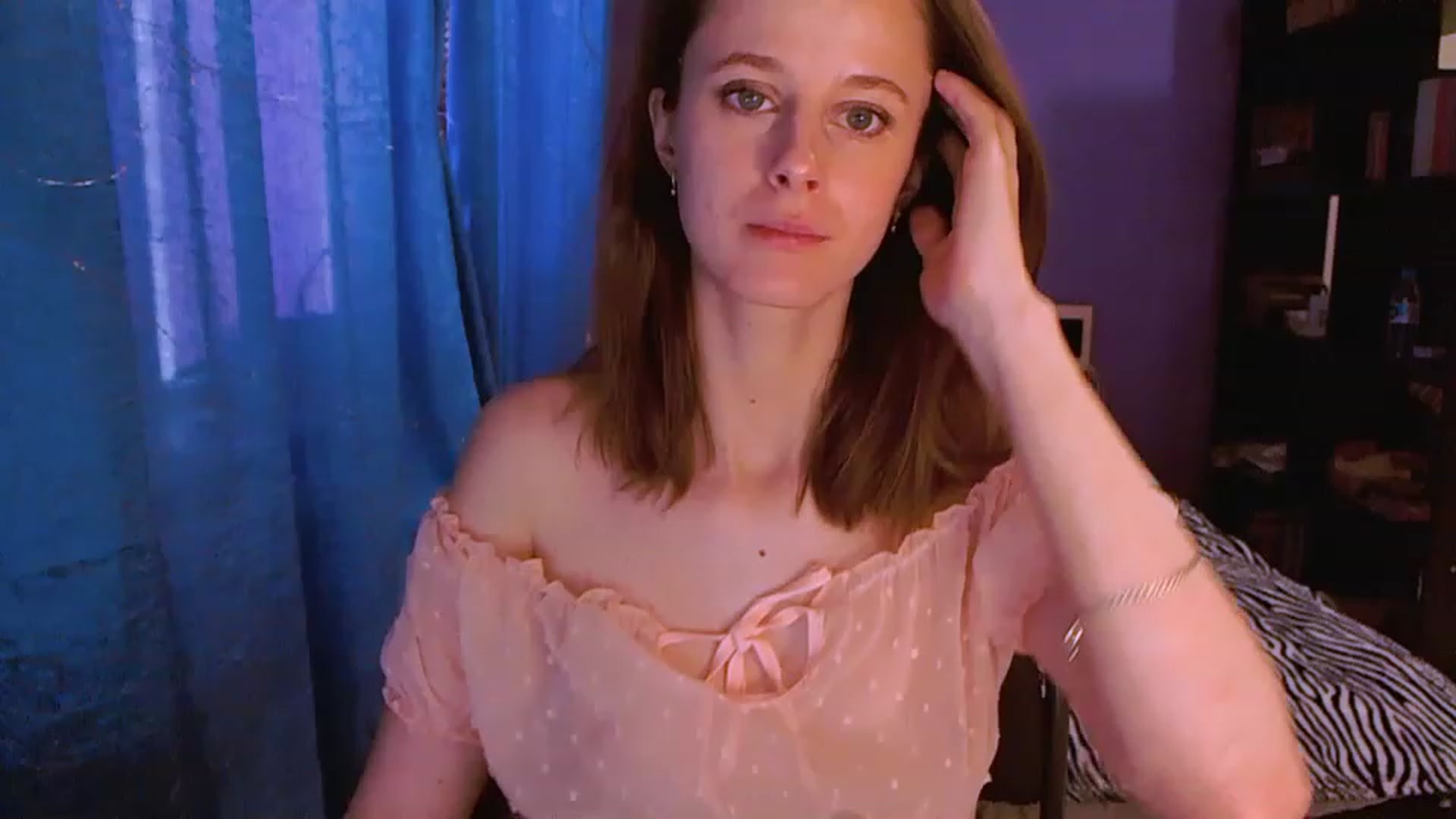 Gallery image thumbnail from mimiMILFal's myfreecams stream on, 05/22/2023, 16:15 image 19 of 20