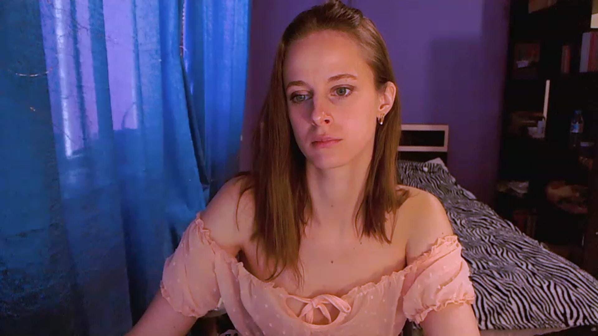 Gallery image thumbnail from mimiMILFal's myfreecams stream on, 05/22/2023, 16:15 image 7 of 20