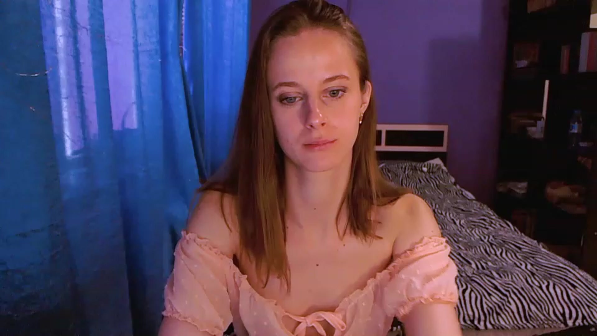 Gallery image thumbnail from mimiMILFal's myfreecams stream on, 05/22/2023, 16:15 image 6 of 20