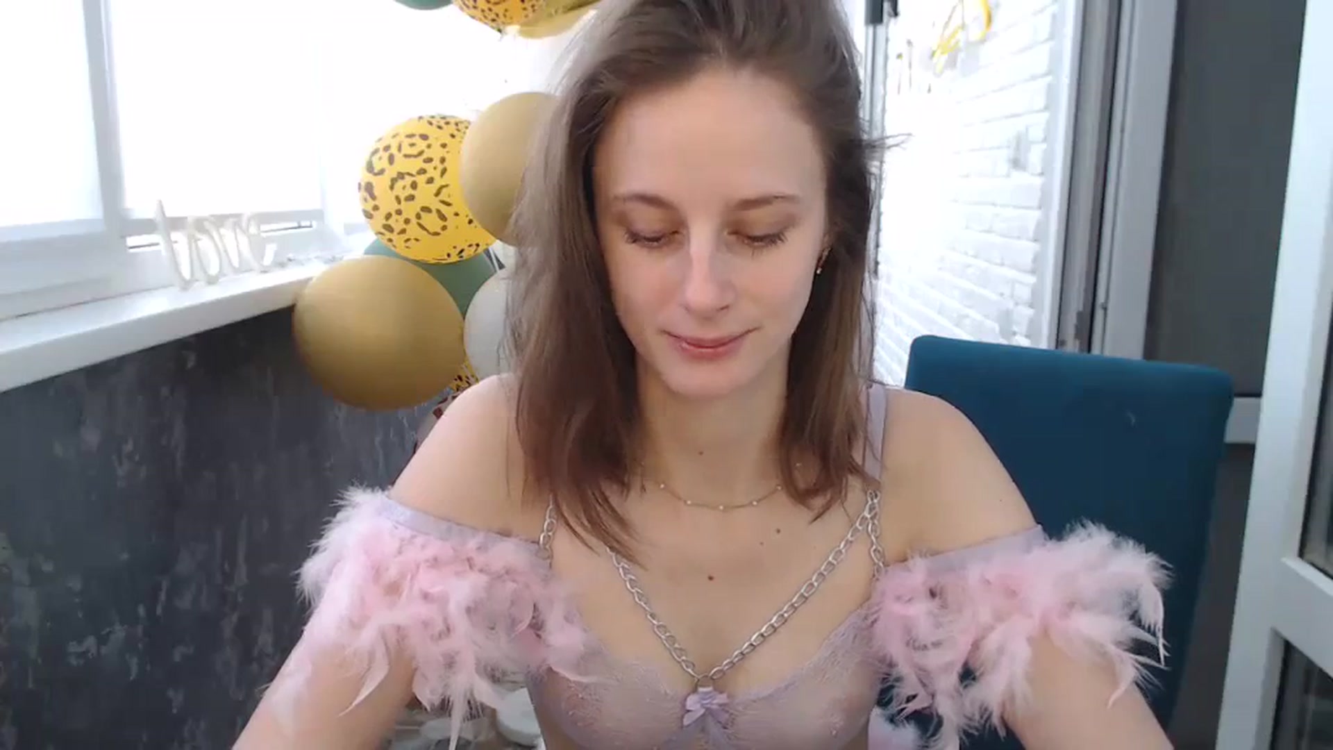 Gallery image thumbnail from mimiMILFal's myfreecams stream on, 02/19/2024, 13:40 image 15 of 20
