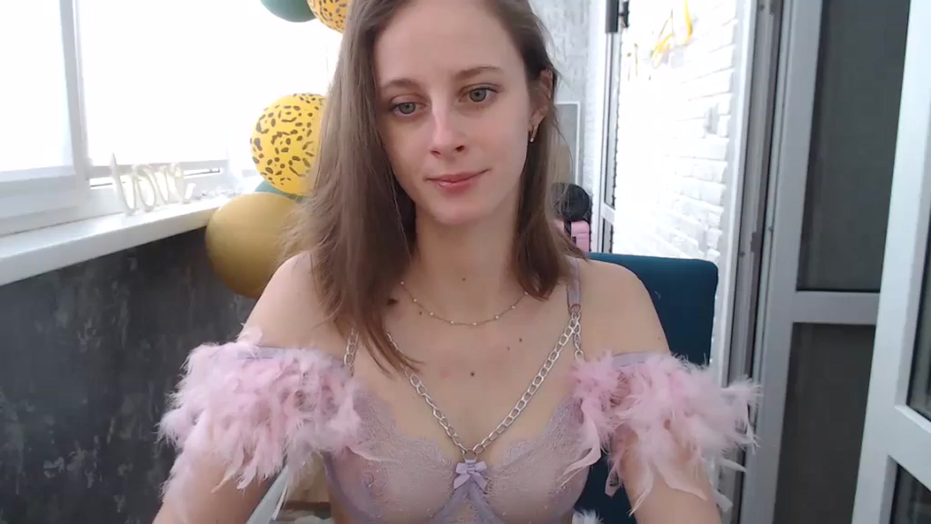 Gallery image thumbnail from mimiMILFal's myfreecams stream on, 02/19/2024, 13:40 image 7 of 20