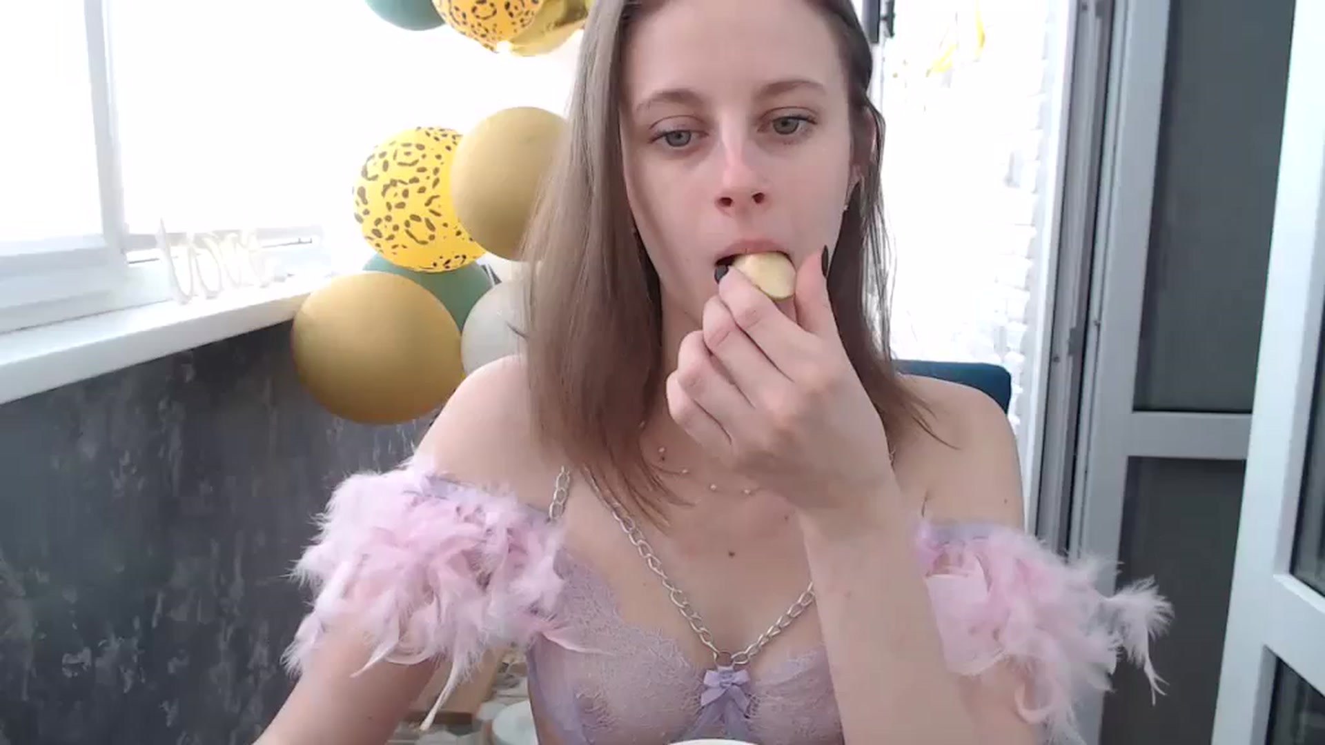 Gallery image thumbnail from mimiMILFal's myfreecams stream on, 02/19/2024, 13:40 image 1 of 20