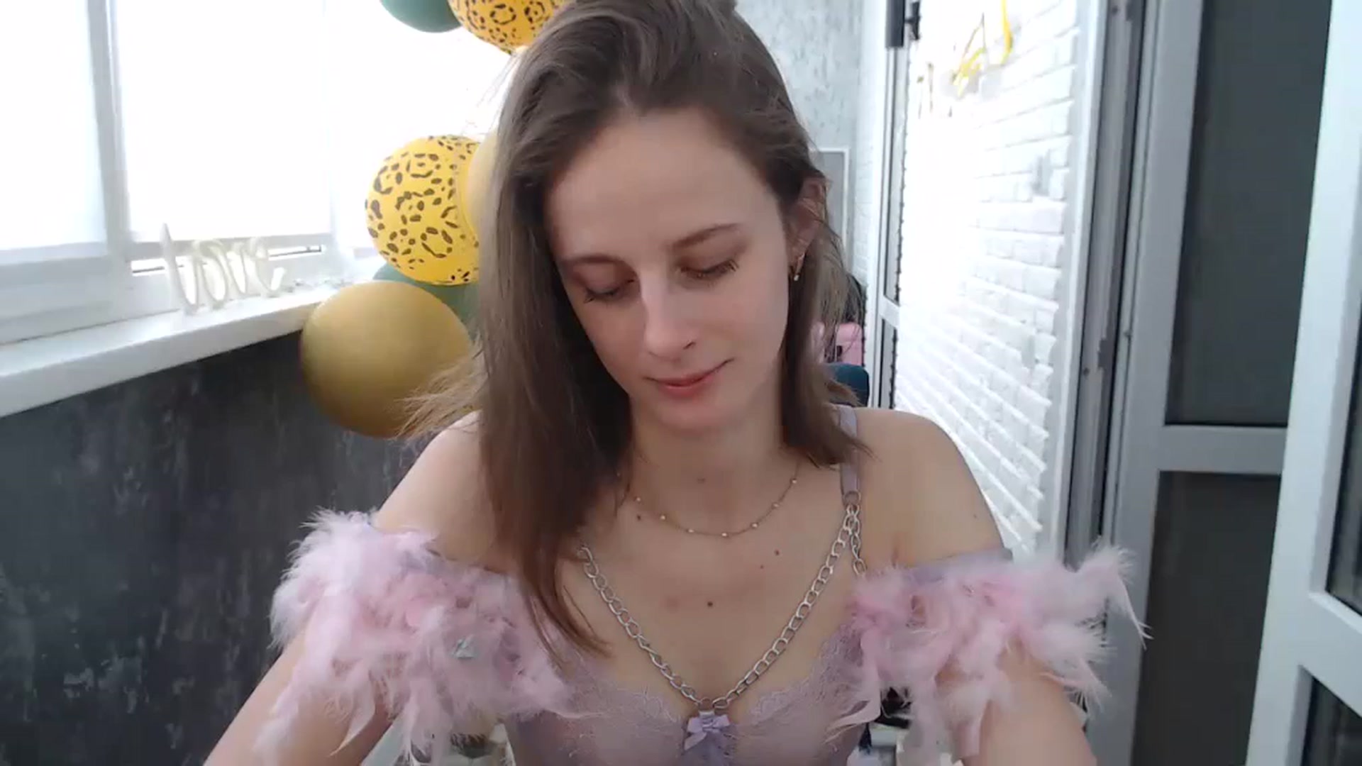 Gallery image thumbnail from mimiMILFal's myfreecams stream on, 02/19/2024, 13:40 image 5 of 20