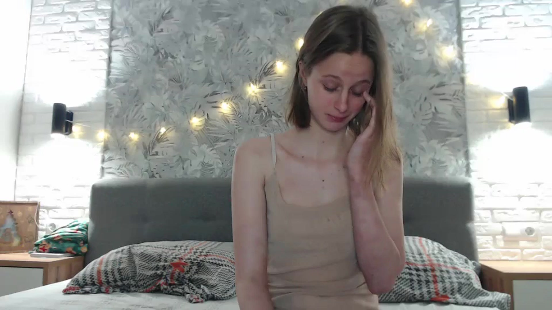 Gallery image thumbnail from mimiMILFal's myfreecams stream on, 05/14/2024, 15:32 image 11 of 20