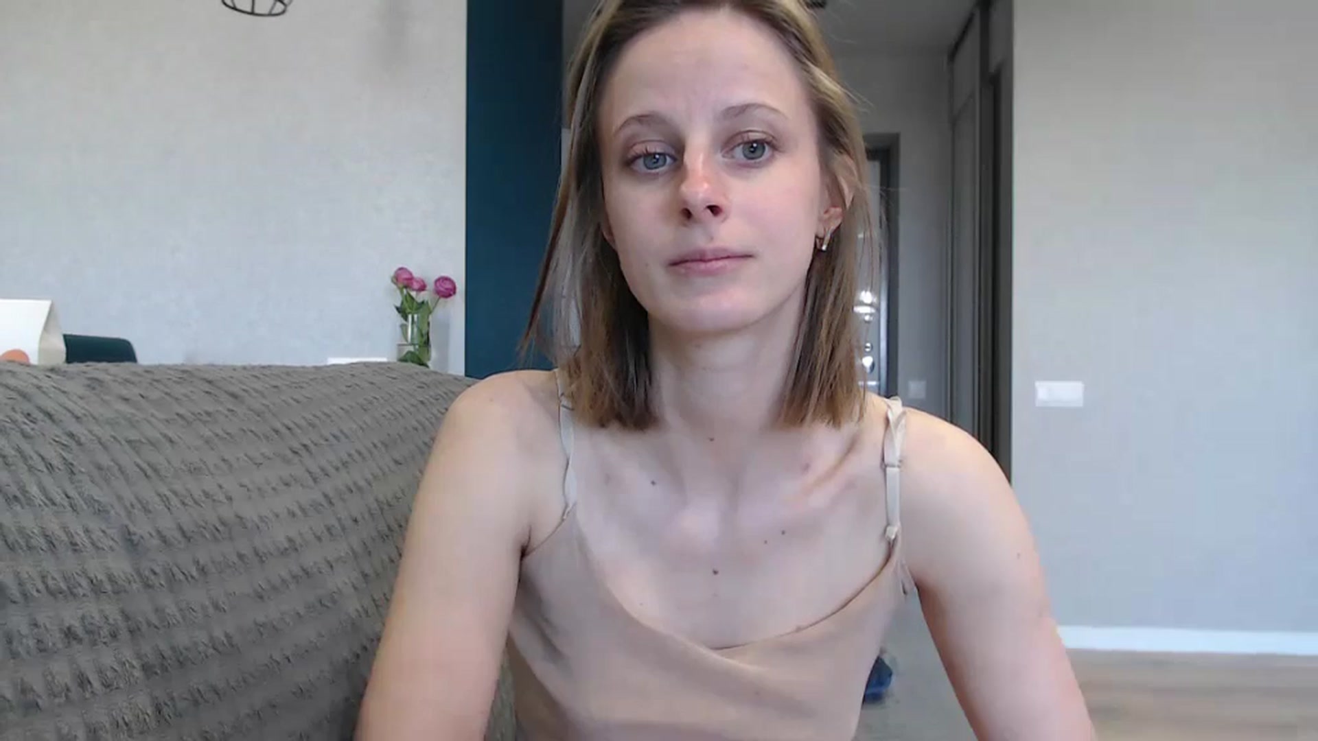 Gallery image thumbnail from mimiMILFal's myfreecams stream on, 05/17/2024, 15:10 image 6 of 20