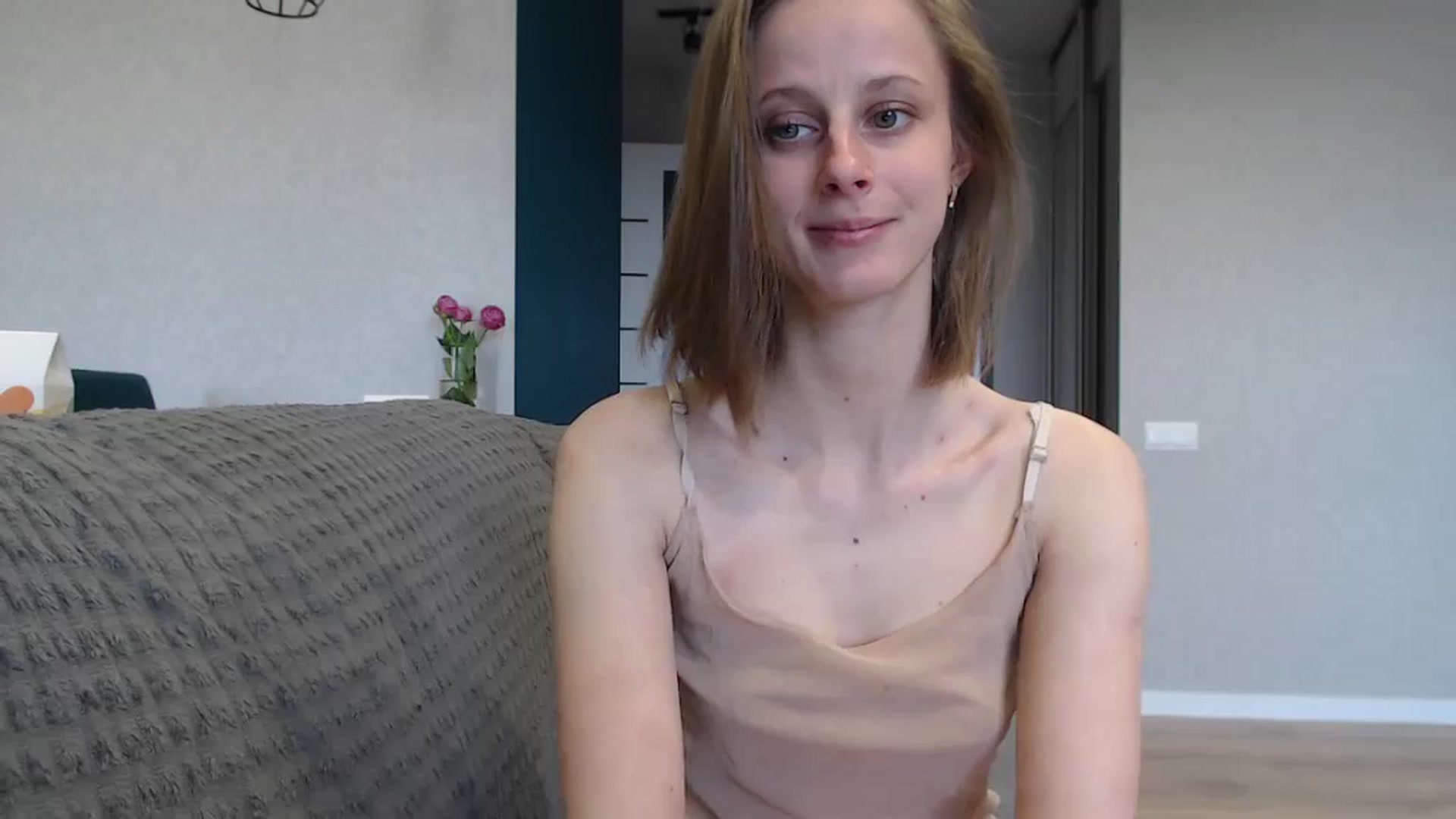 Gallery image thumbnail from mimiMILFal's myfreecams stream on, 05/17/2024, 15:10 image 4 of 20