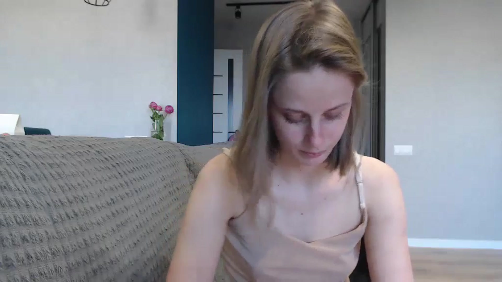 Gallery image thumbnail from mimiMILFal's myfreecams stream on, 05/17/2024, 15:10 image 19 of 20