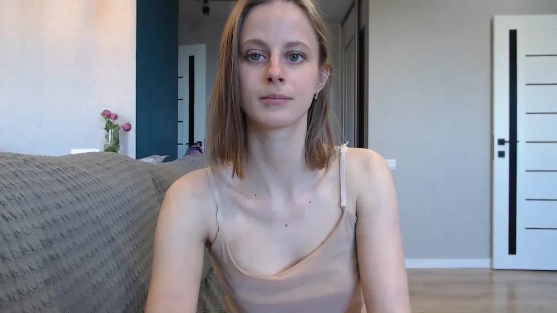 Gallery image thumbnail from mimiMILFal's myfreecams stream on, 05/19/2024, 13:50 image 7 of 20