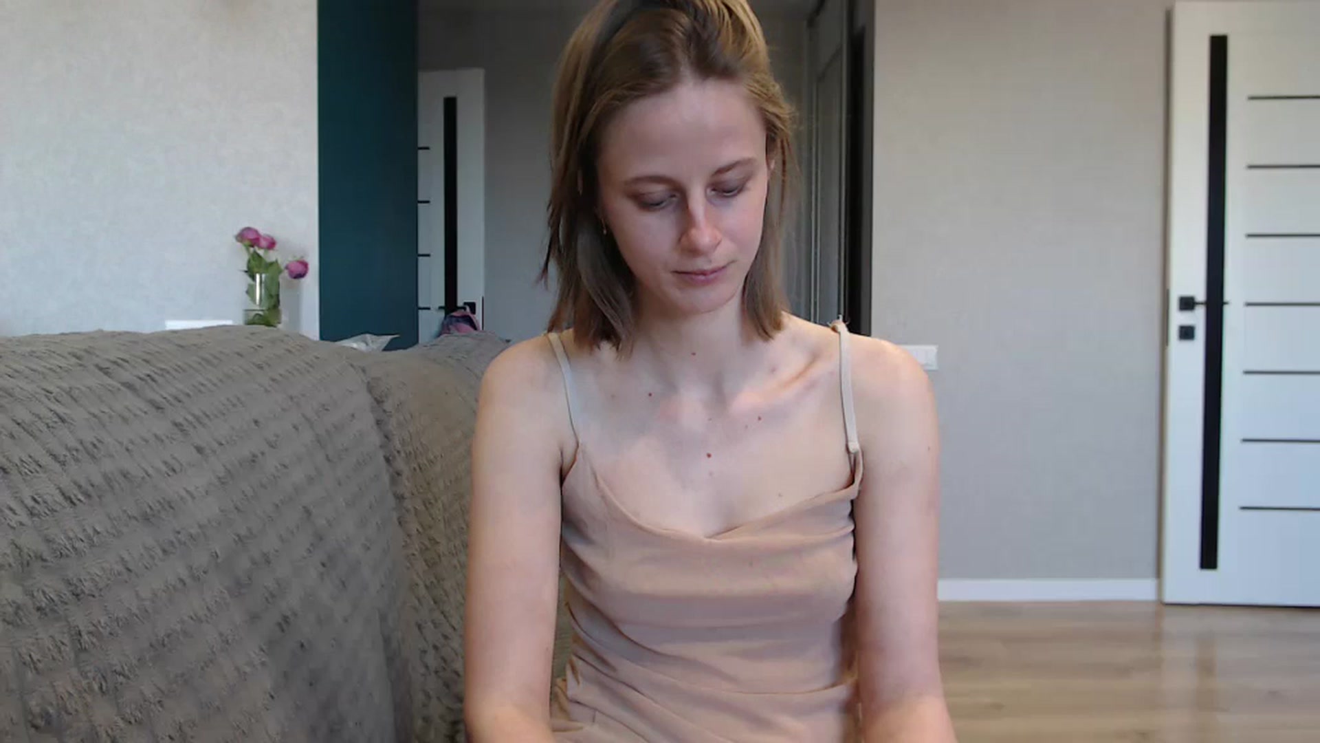 Gallery image thumbnail from mimiMILFal's myfreecams stream on, 05/19/2024, 14:58 image 15 of 20