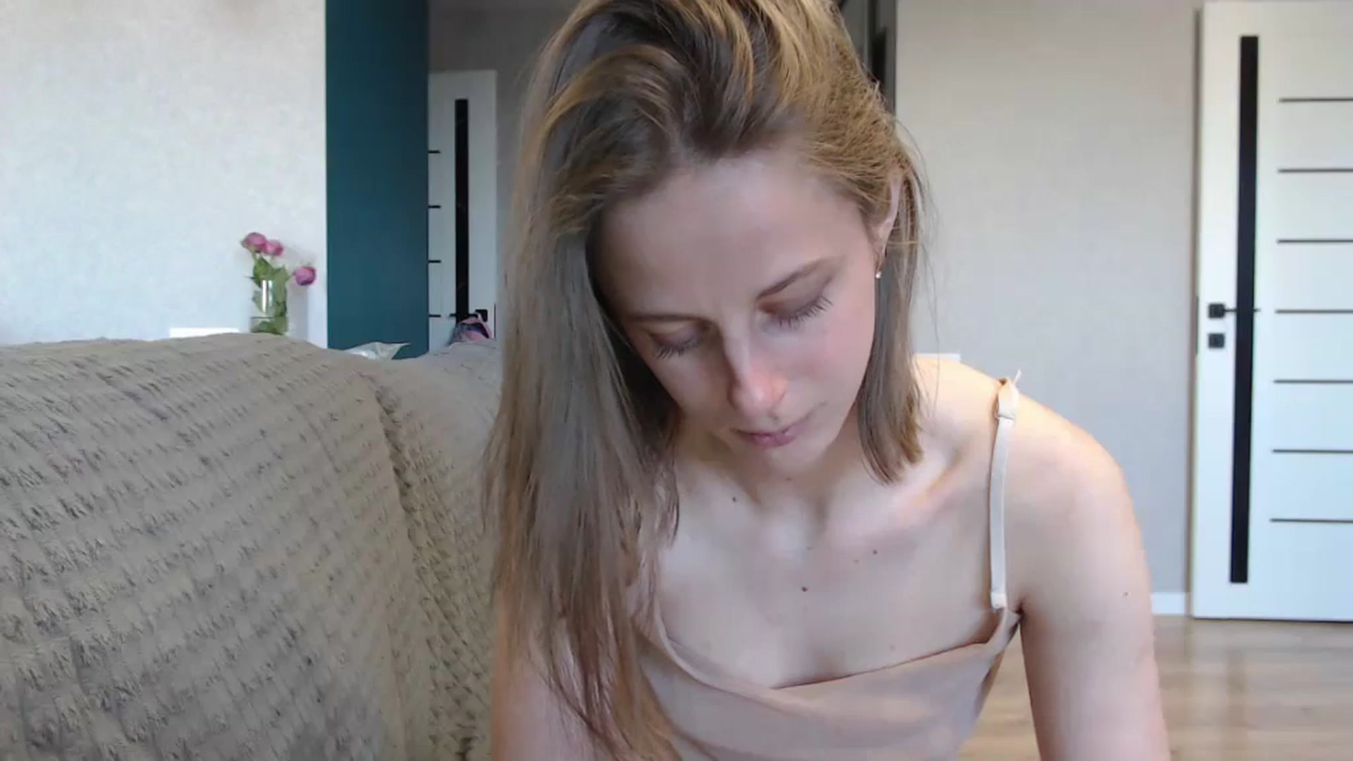Gallery image thumbnail from mimiMILFal's myfreecams stream on, 05/19/2024, 14:58 image 13 of 20