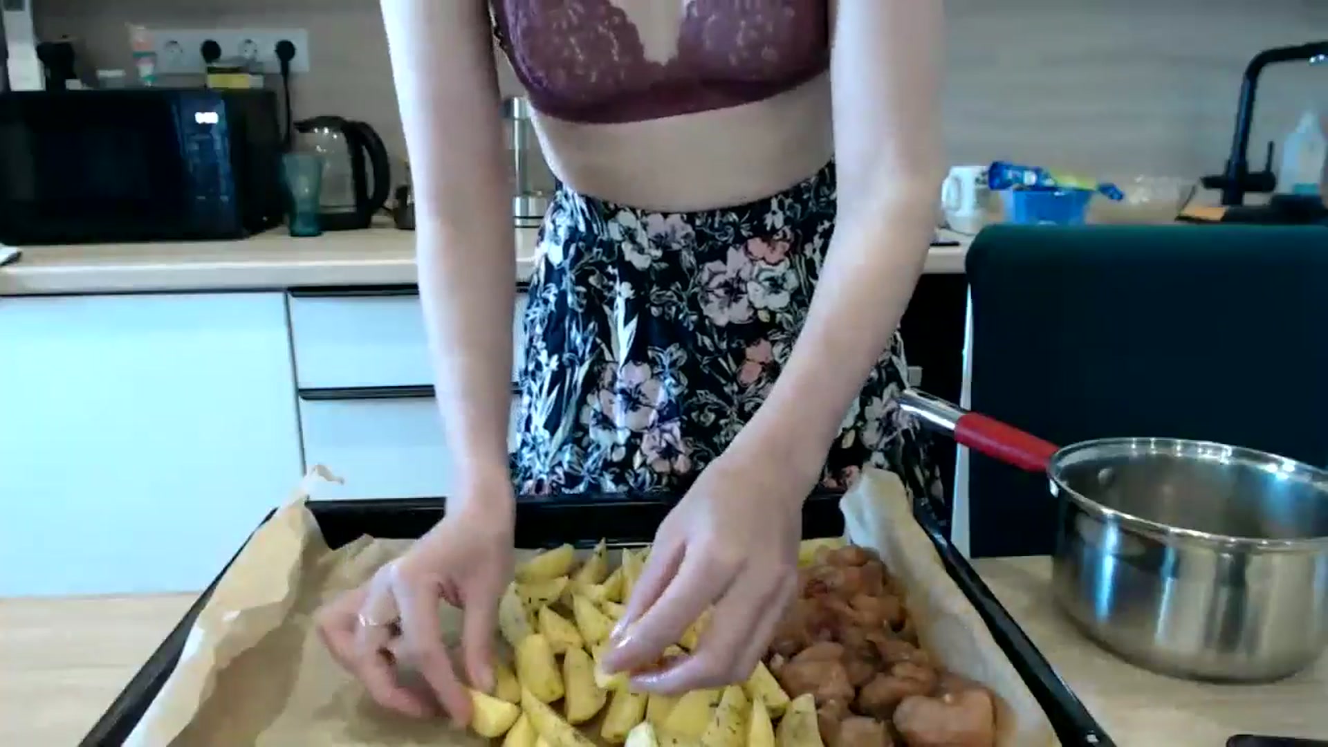 Gallery image thumbnail from mimiMILFal's myfreecams stream on, 05/21/2024, 12:16 image 3 of 20