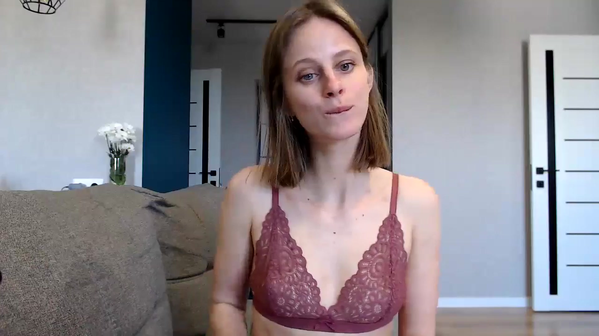 Gallery image thumbnail from mimiMILFal's myfreecams stream on, 05/21/2024, 12:16 image 13 of 20