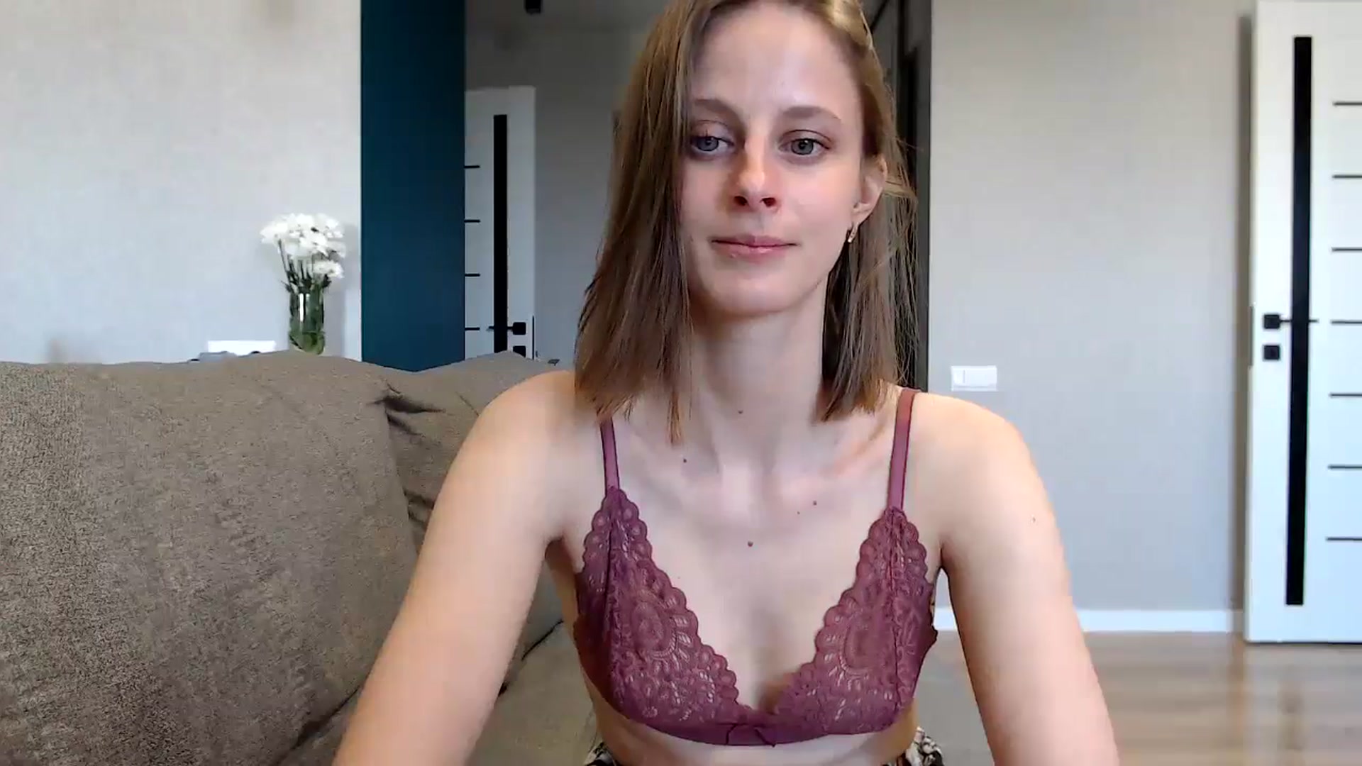 Gallery image thumbnail from mimiMILFal's myfreecams stream on, 05/21/2024, 13:44 image 4 of 20