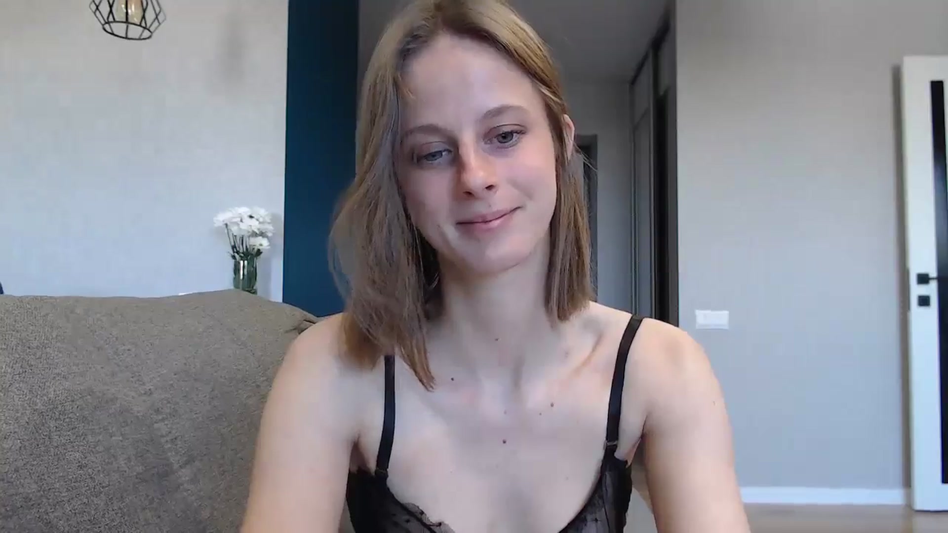 Gallery image thumbnail from mimiMILFal's myfreecams stream on, 05/23/2024, 15:04 image 13 of 20