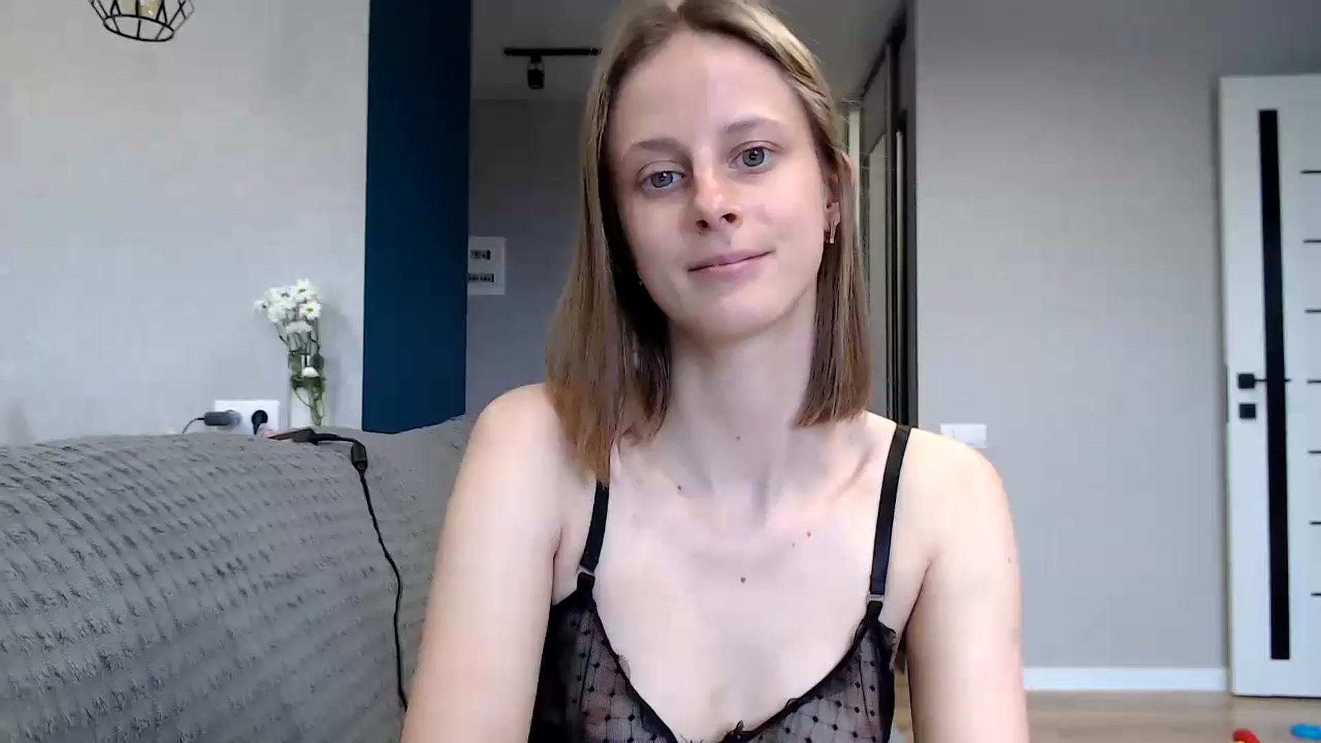 Gallery image thumbnail from mimiMILFal's myfreecams stream on, 06/02/2024, 15:31 image 14 of 20